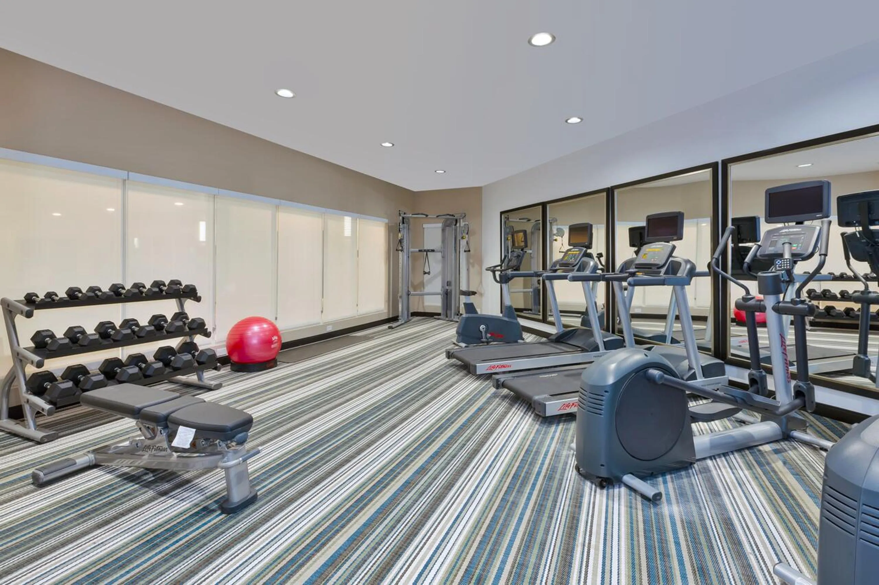 Fitness centre/facilities in Candlewood Suites Louisville - NE Downtown Area by IHG