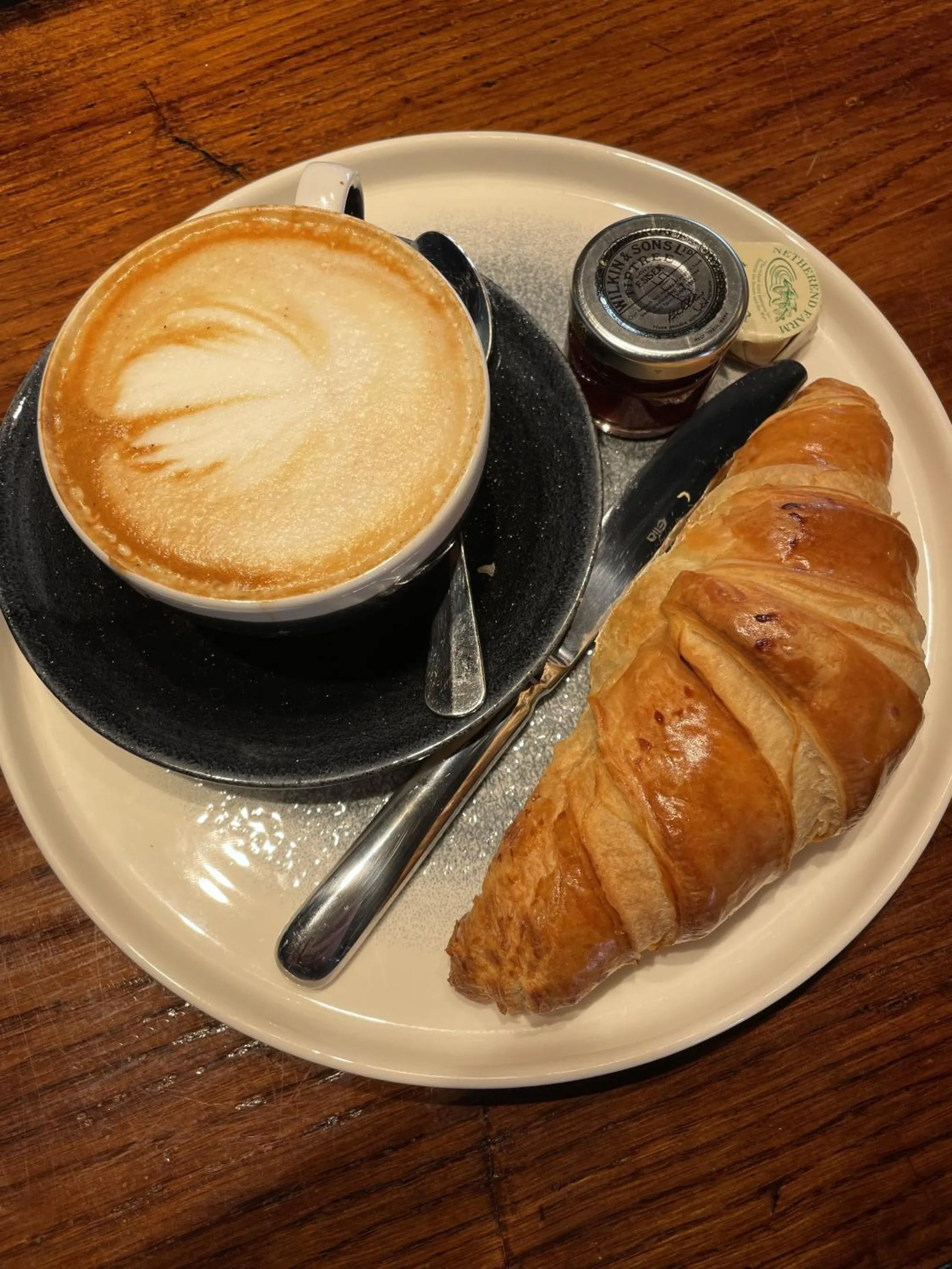 Breakfast in The Plume of Feathers