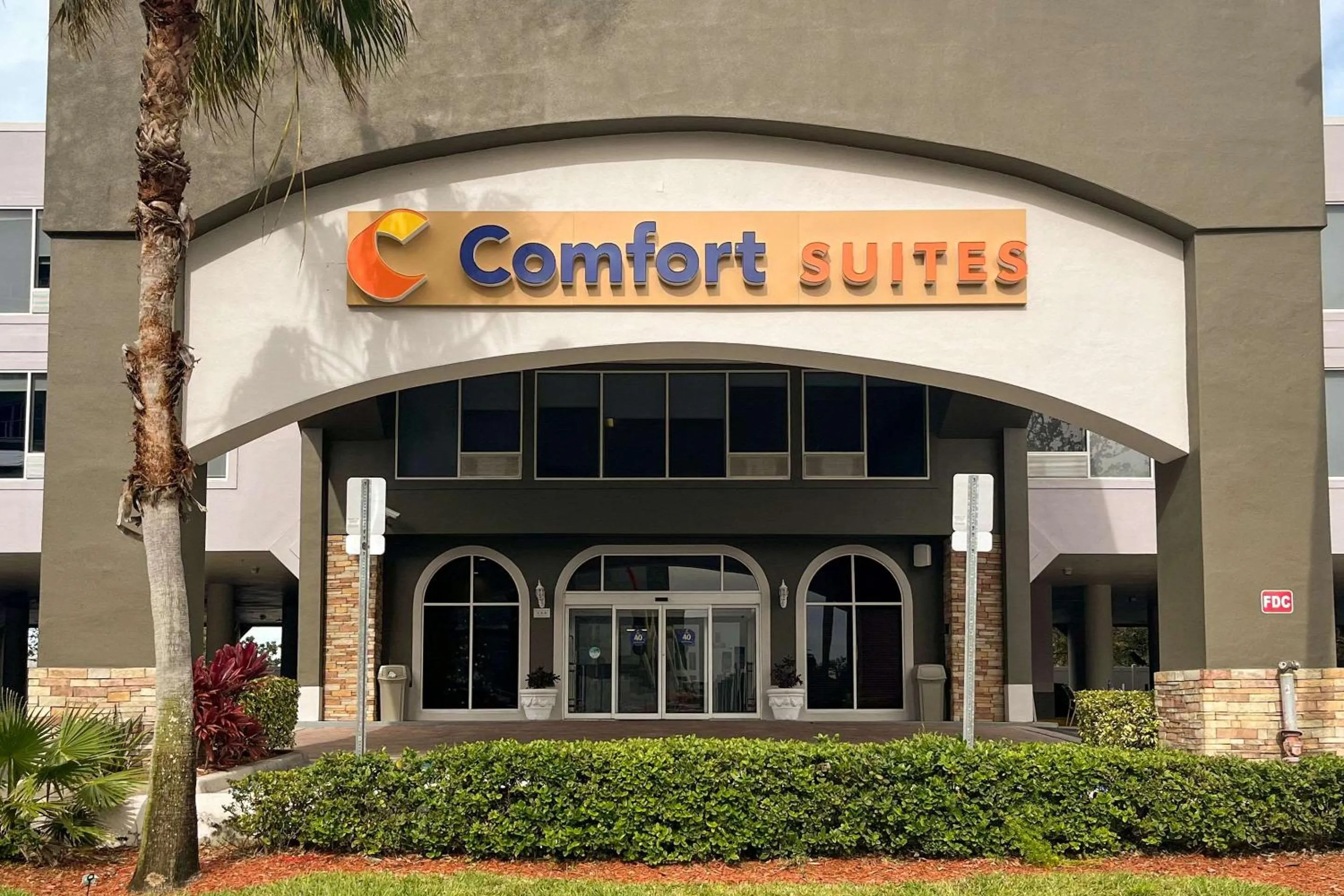 Property building in Comfort Suites Clearwater - Dunedin
