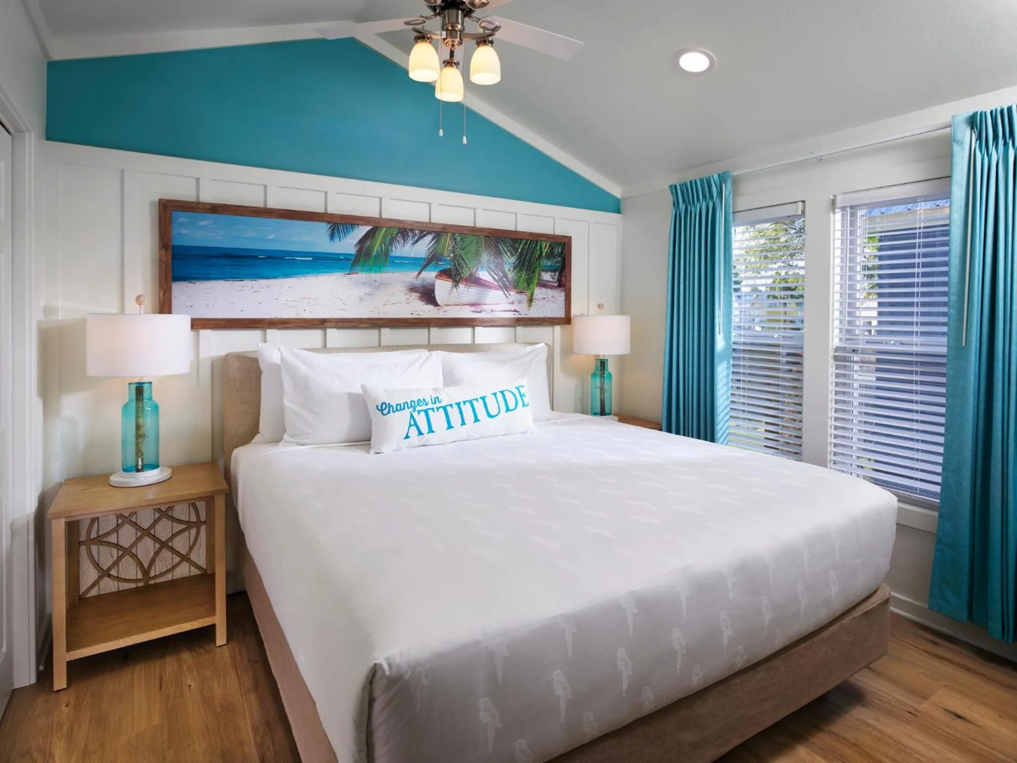 Bedroom, Bed in Margaritaville Lake Resort, Lake Conroe