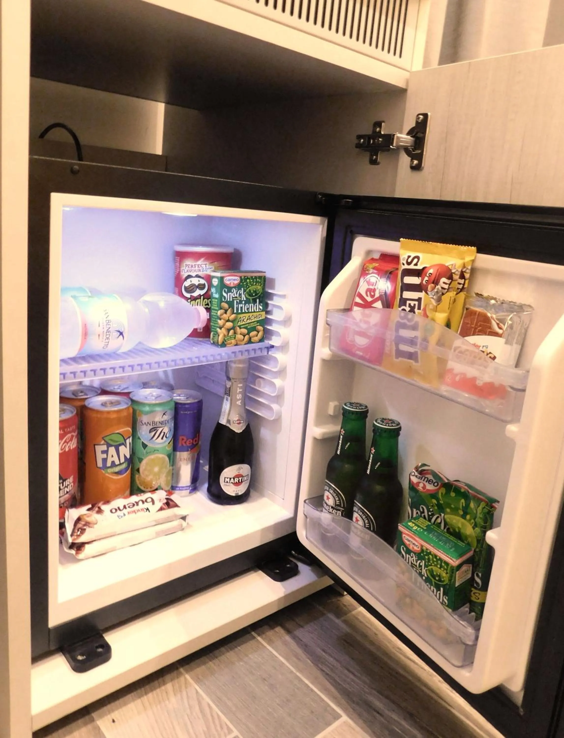 Food and drinks in Scaramantico Rooms