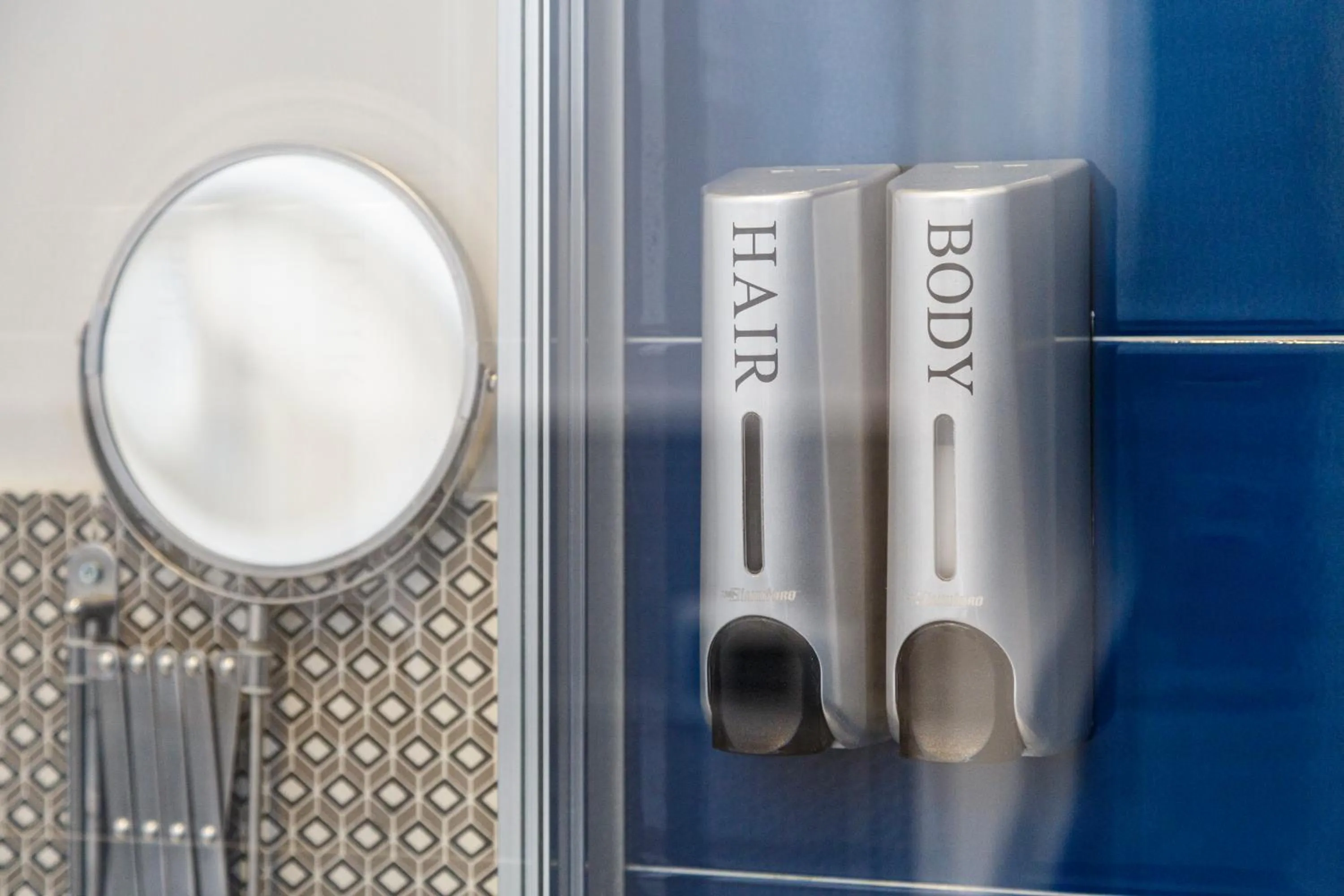 Shower in Scaramantico Rooms