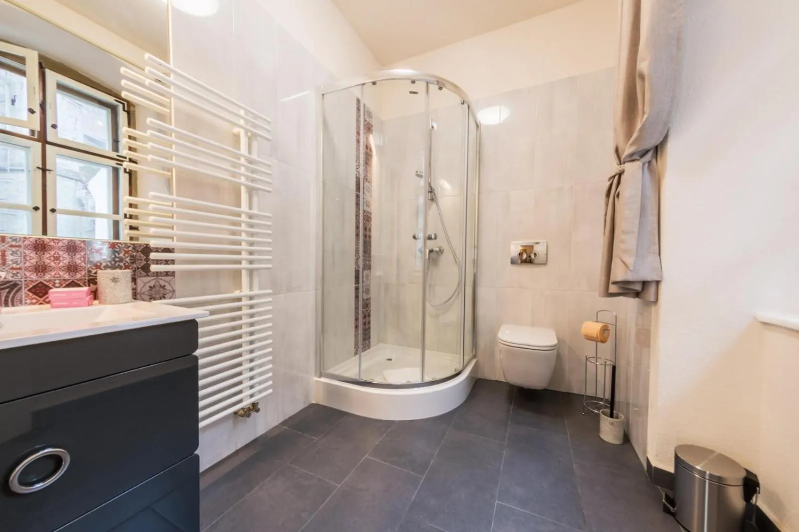 Bathroom in Rossmarkt Haus