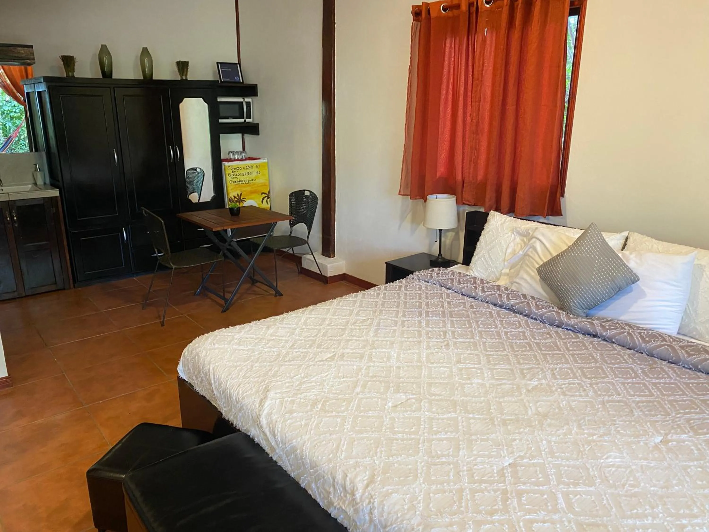 Bed in Hotel Casa Vito Beachfront