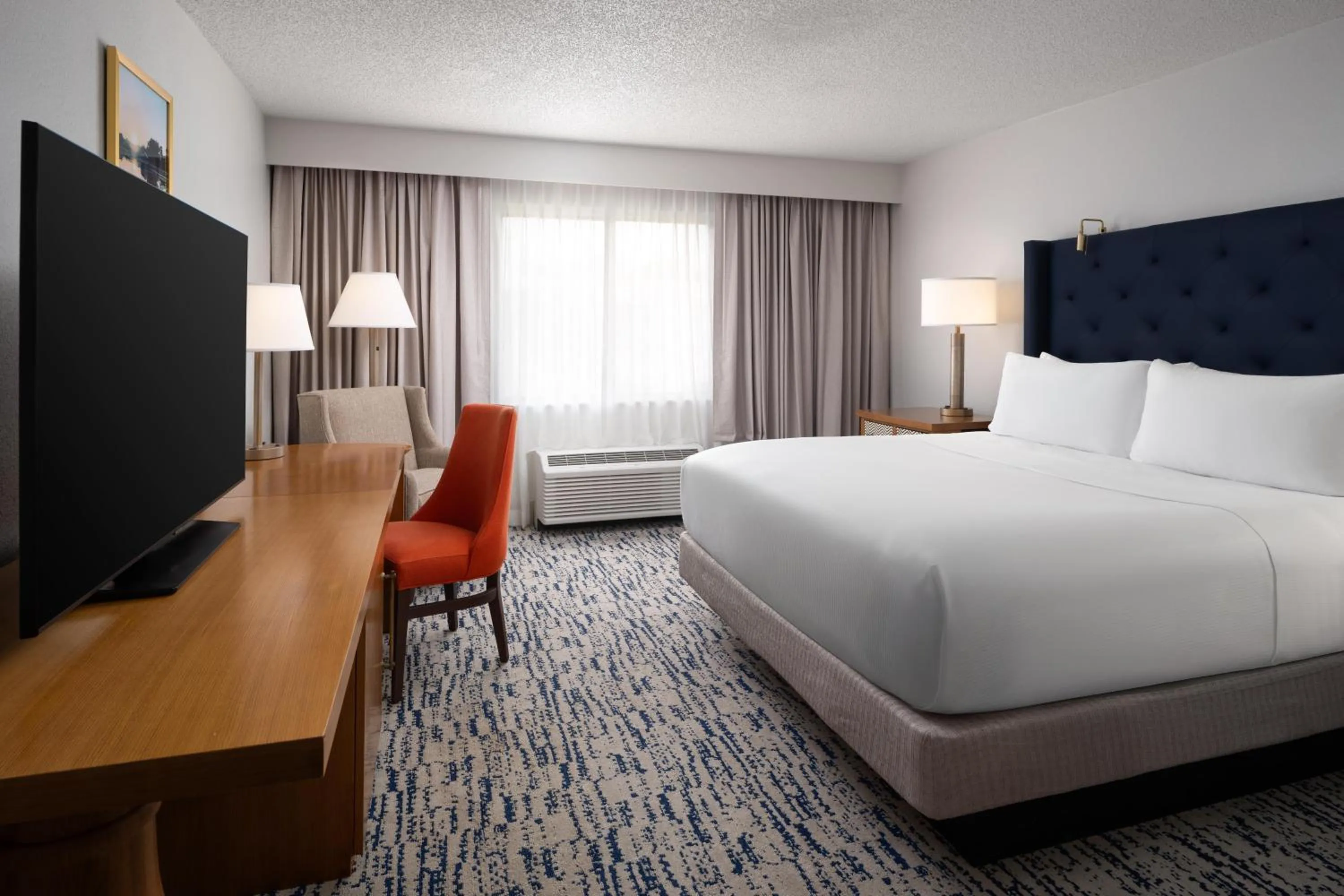 Bed in DoubleTree by Hilton Gainesville