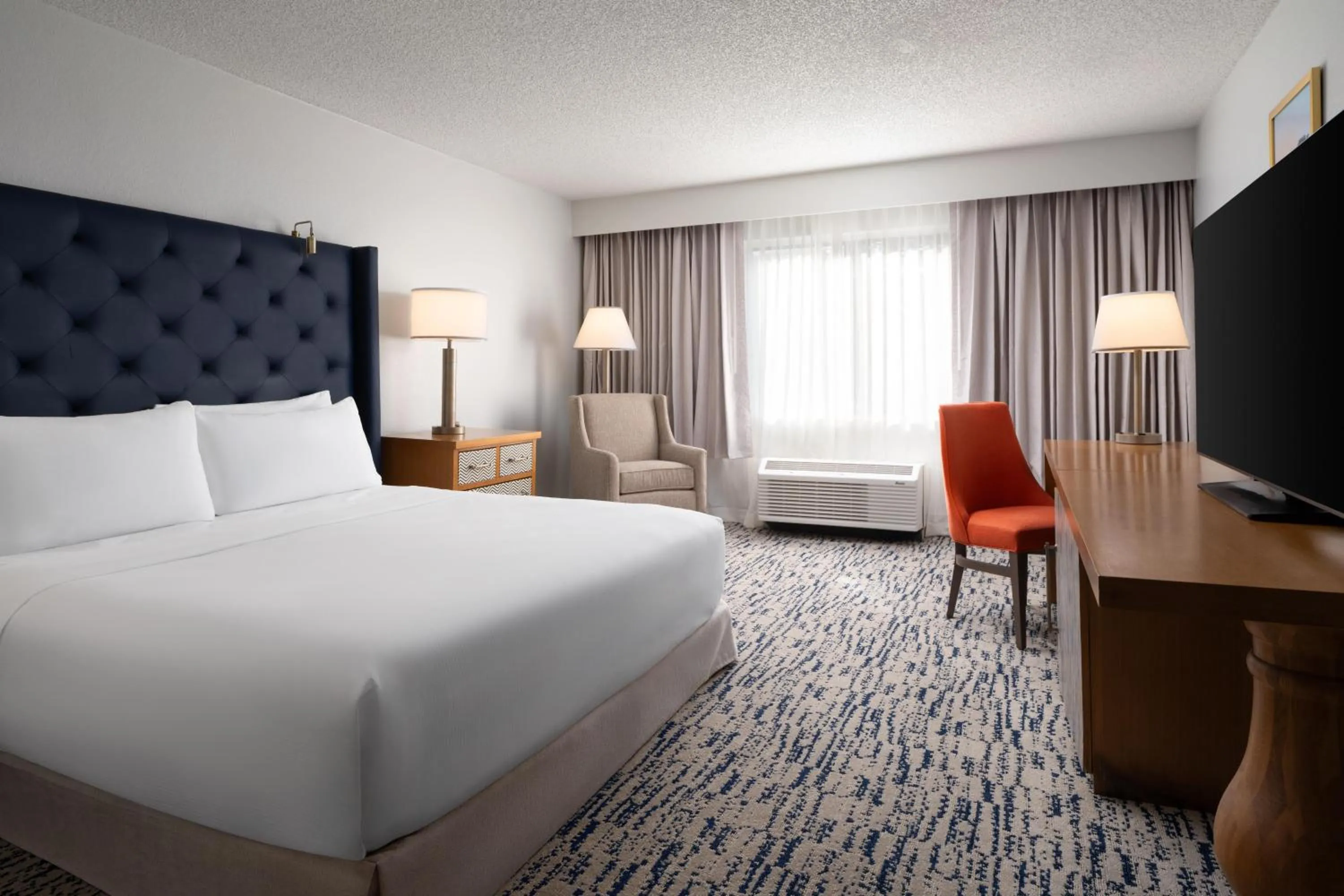 Bed in DoubleTree by Hilton Gainesville