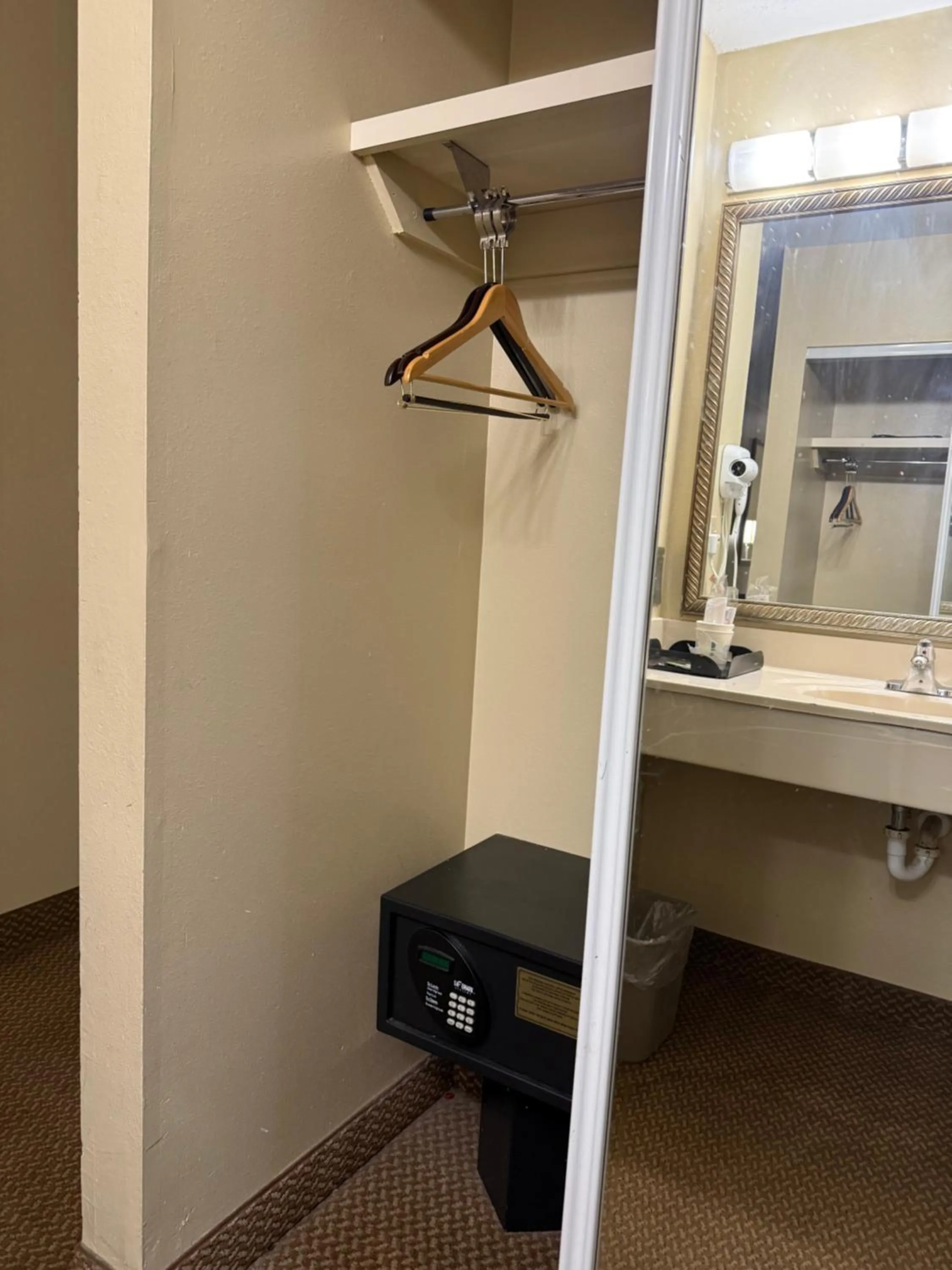 safe in Days Inn by Wyndham St. Louis/Westport MO