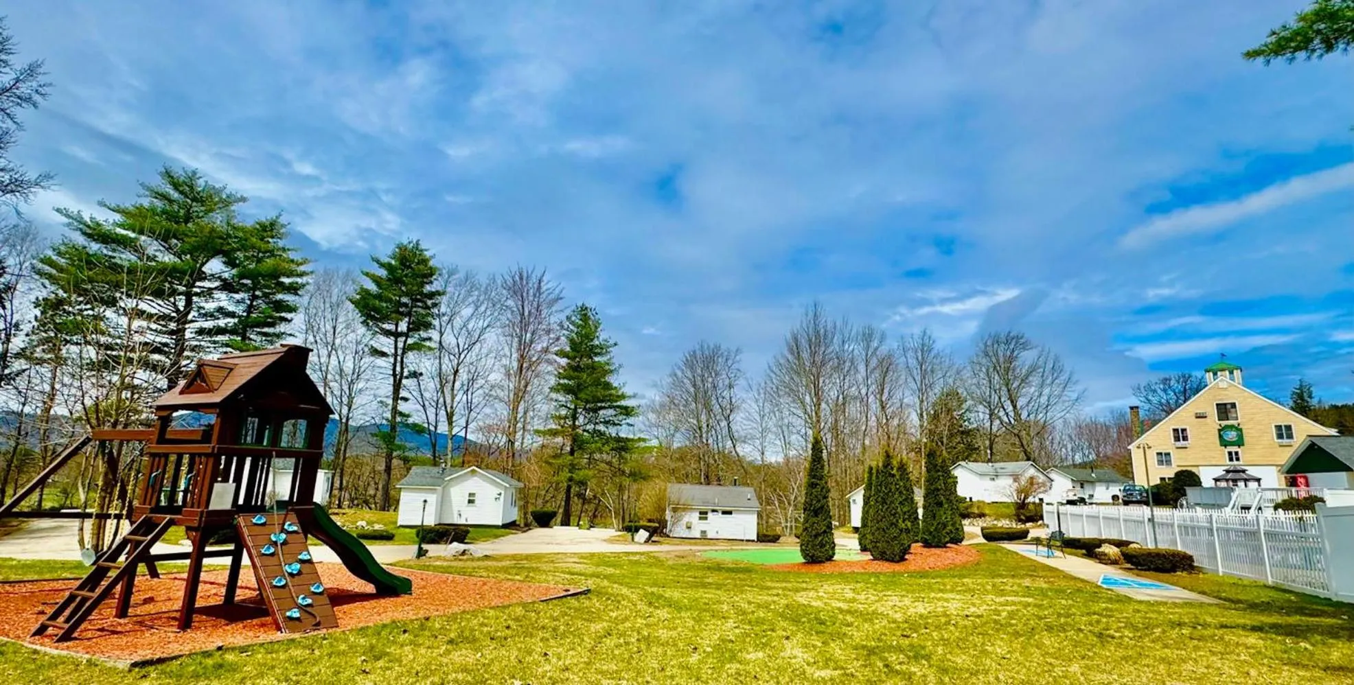 Property building in Merrill Farm Inn