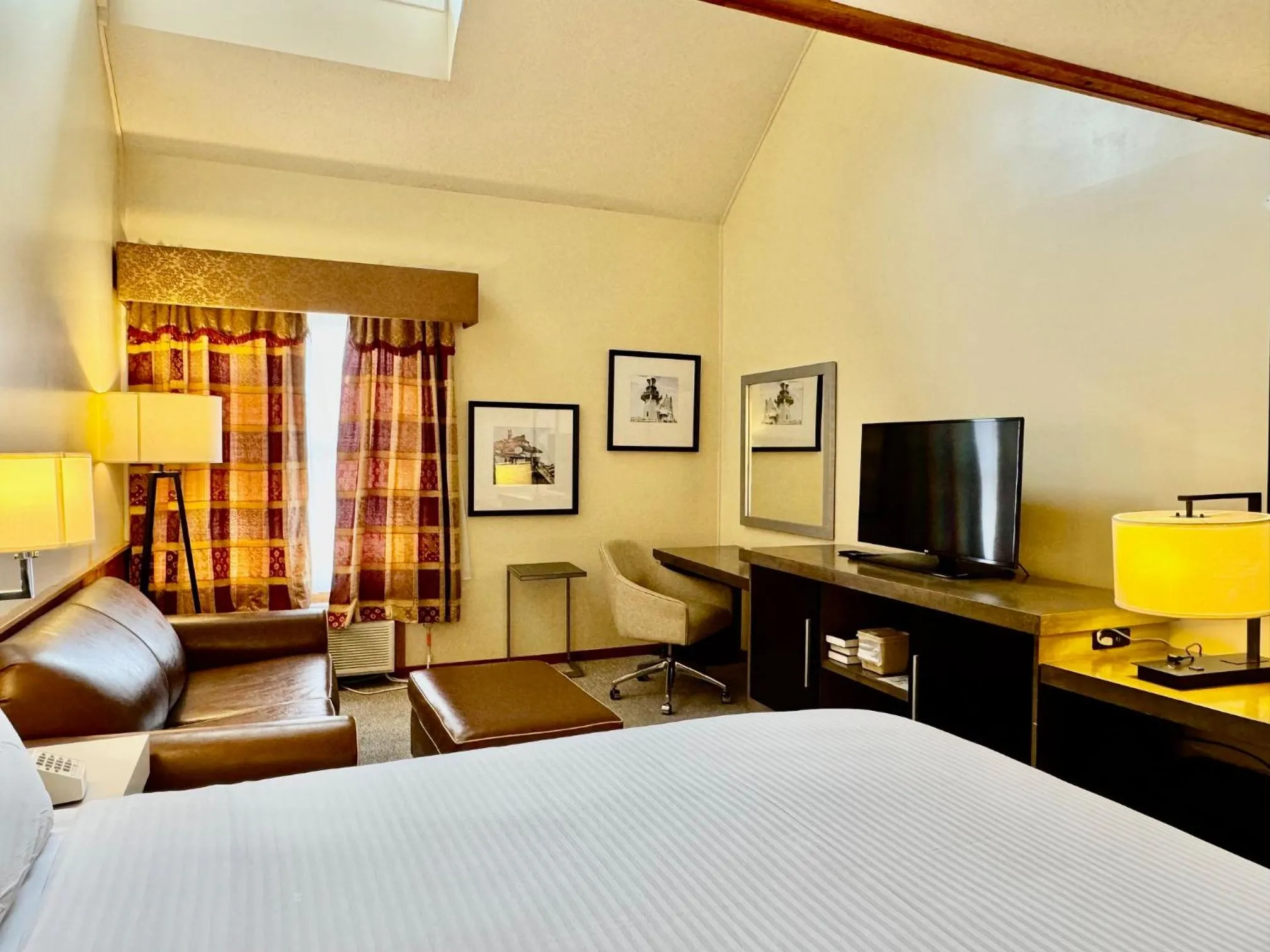 Breakfast, Bed in Merrill Farm Inn