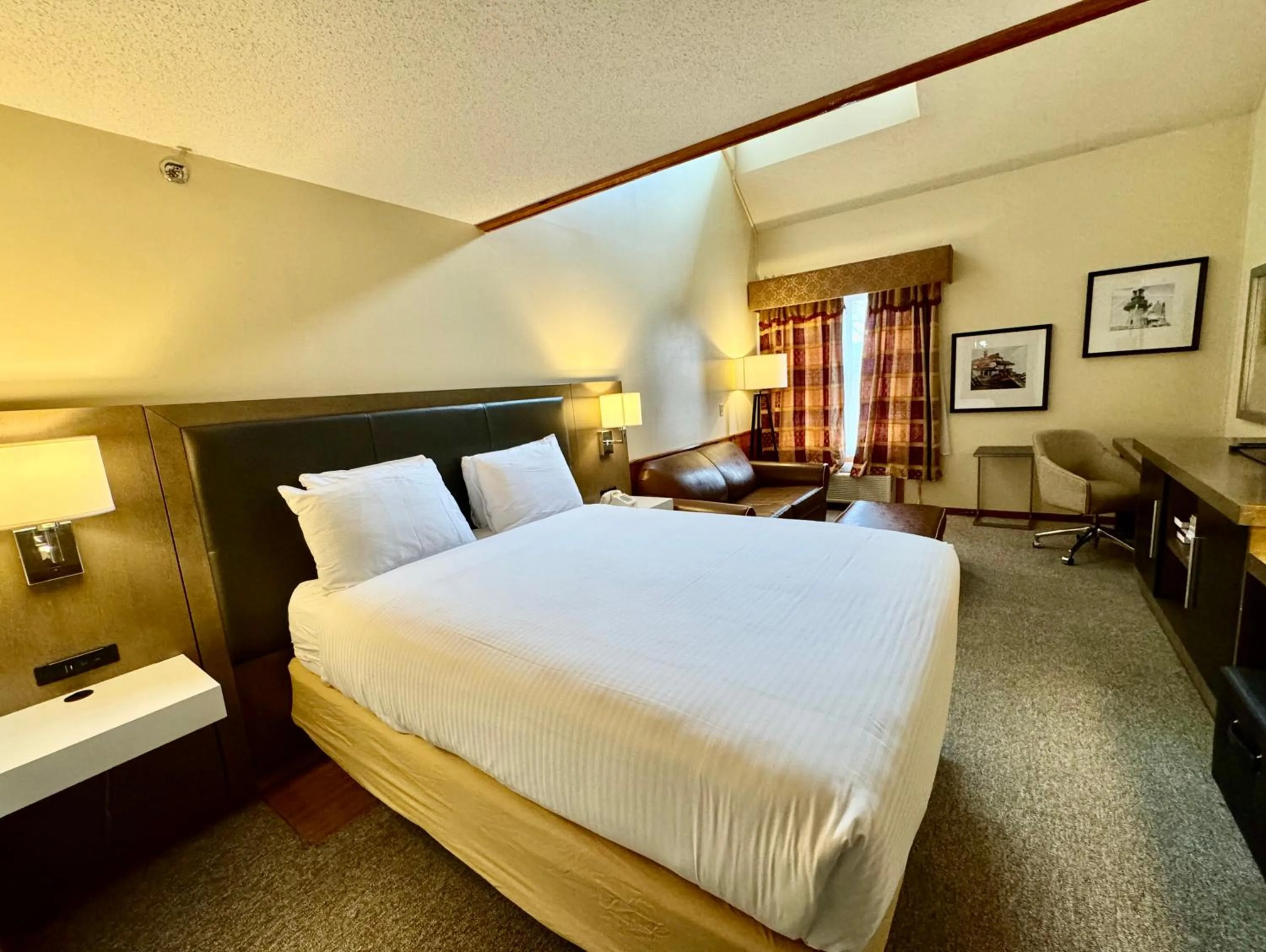 Breakfast, Bed in Merrill Farm Inn