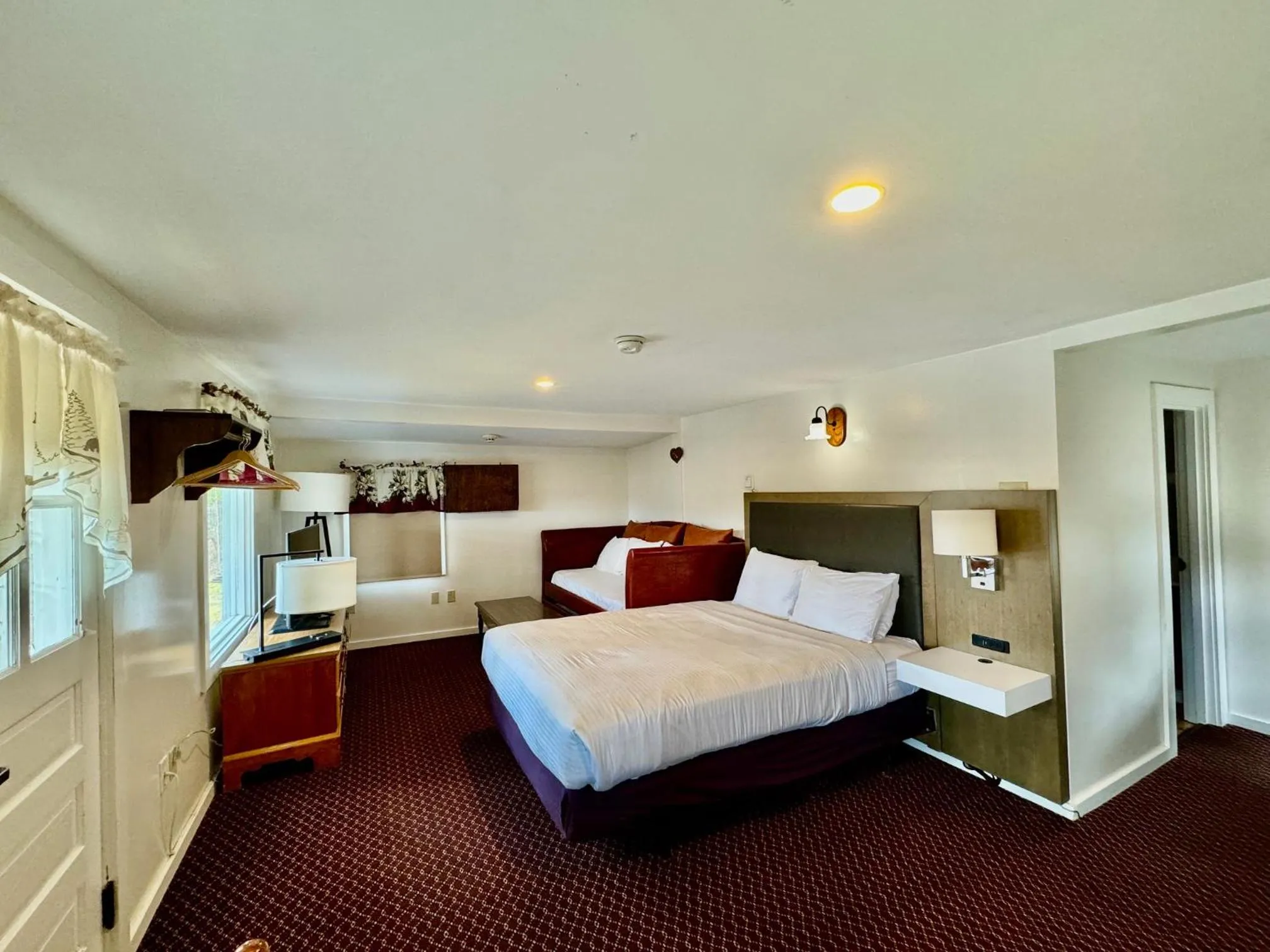 Breakfast, Bed in Merrill Farm Inn