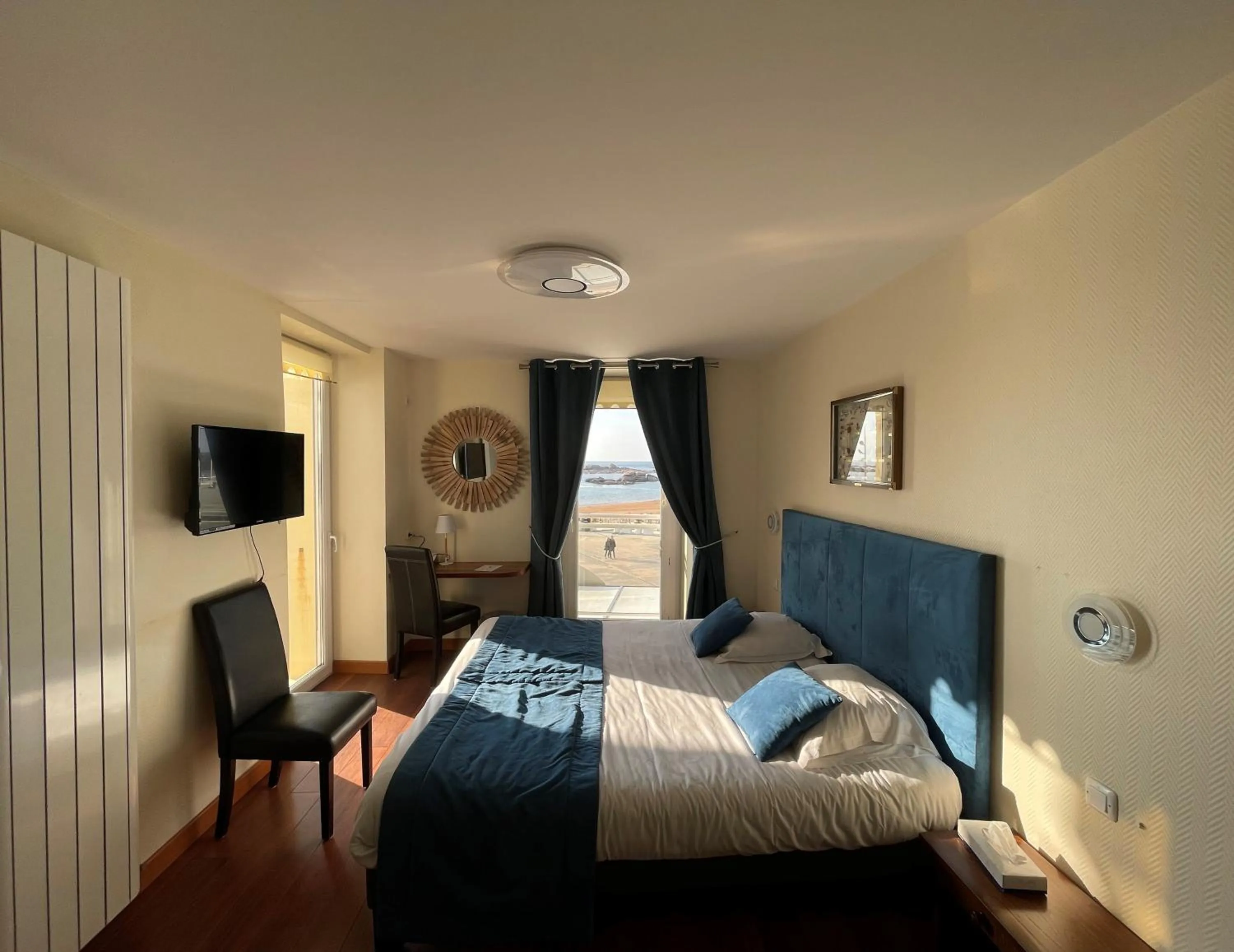 Bed in Hotel De La Mer