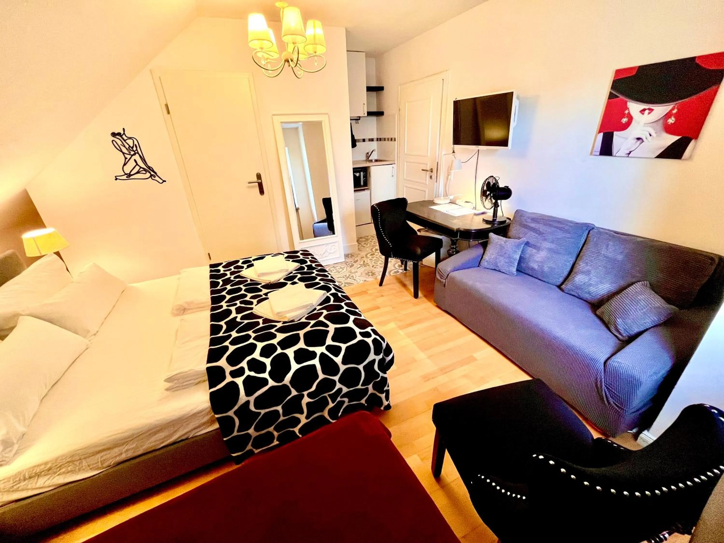 Bed in VILLA ORCHARD Frankfurt