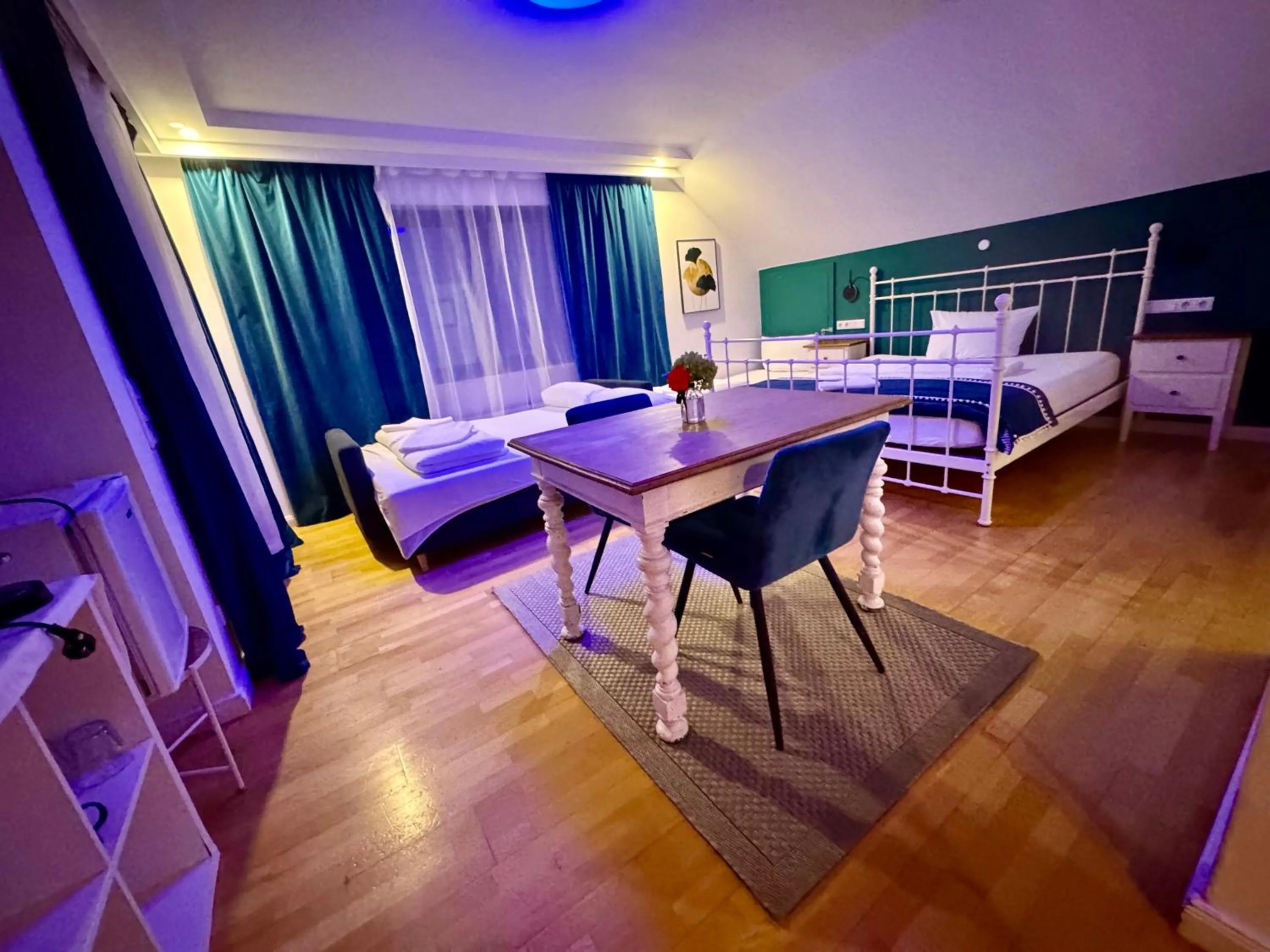 Bed in VILLA ORCHARD Frankfurt