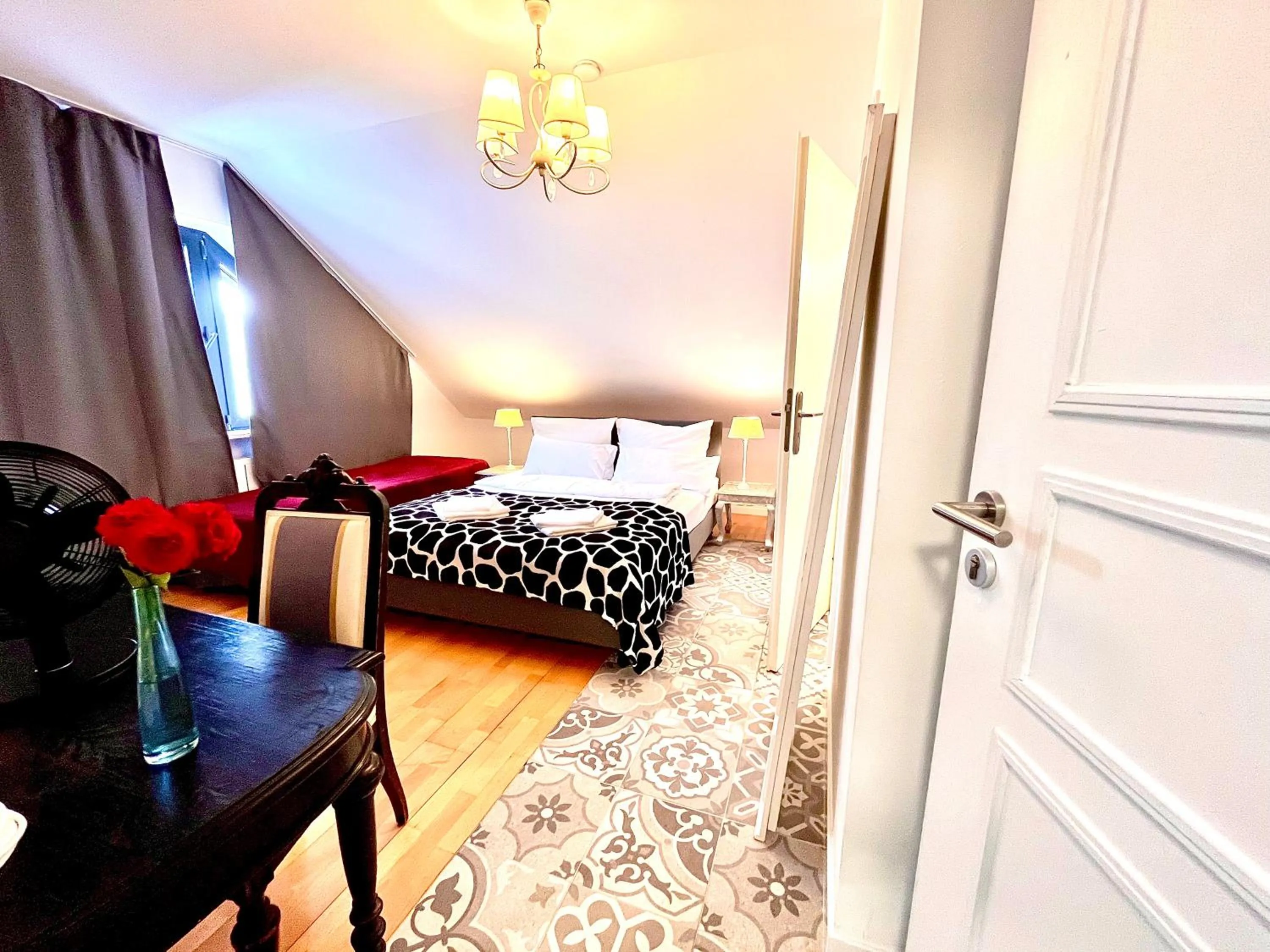 Bed in VILLA ORCHARD Frankfurt