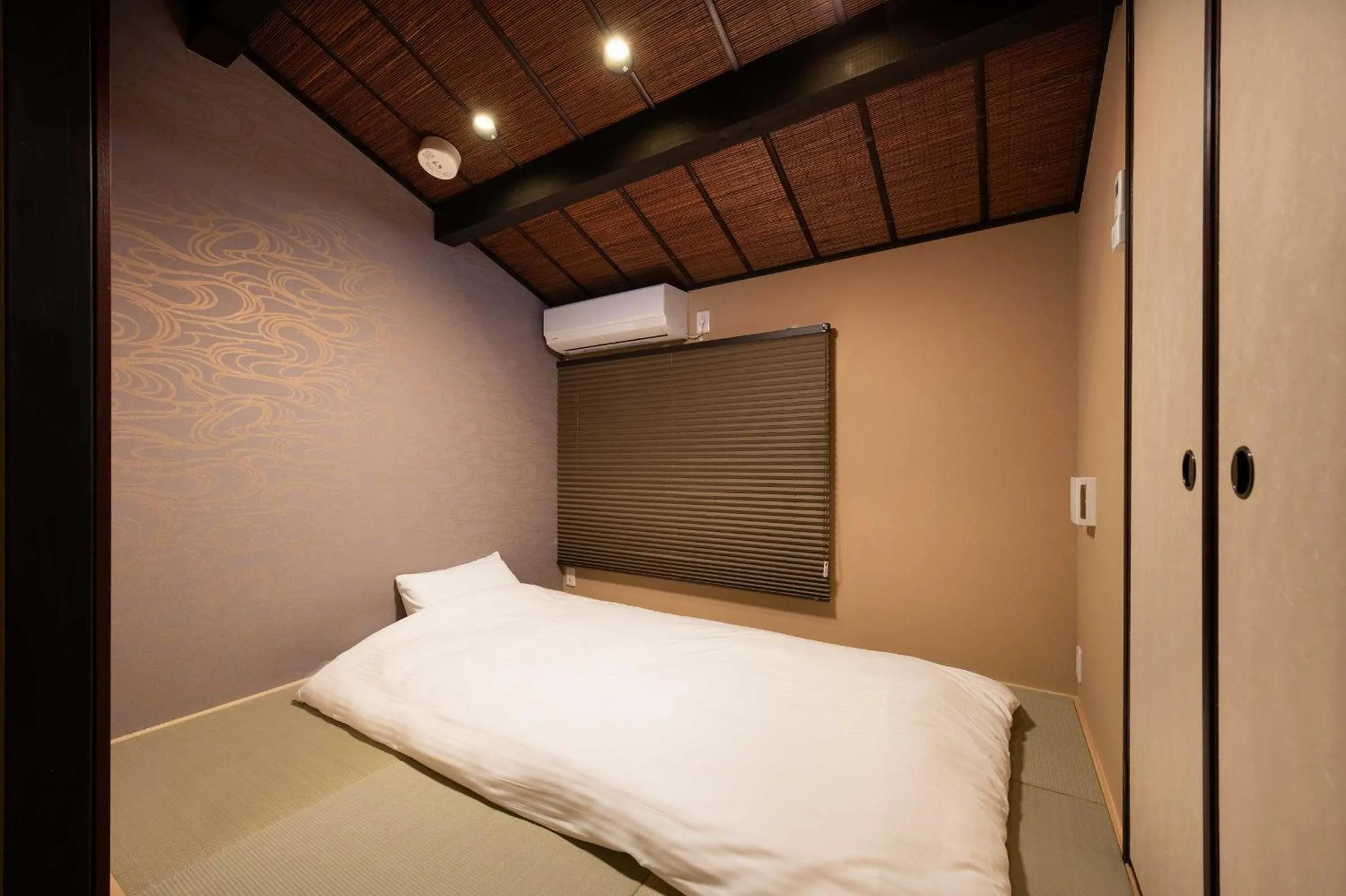 Bed in Kanade Kujoaketachobettei