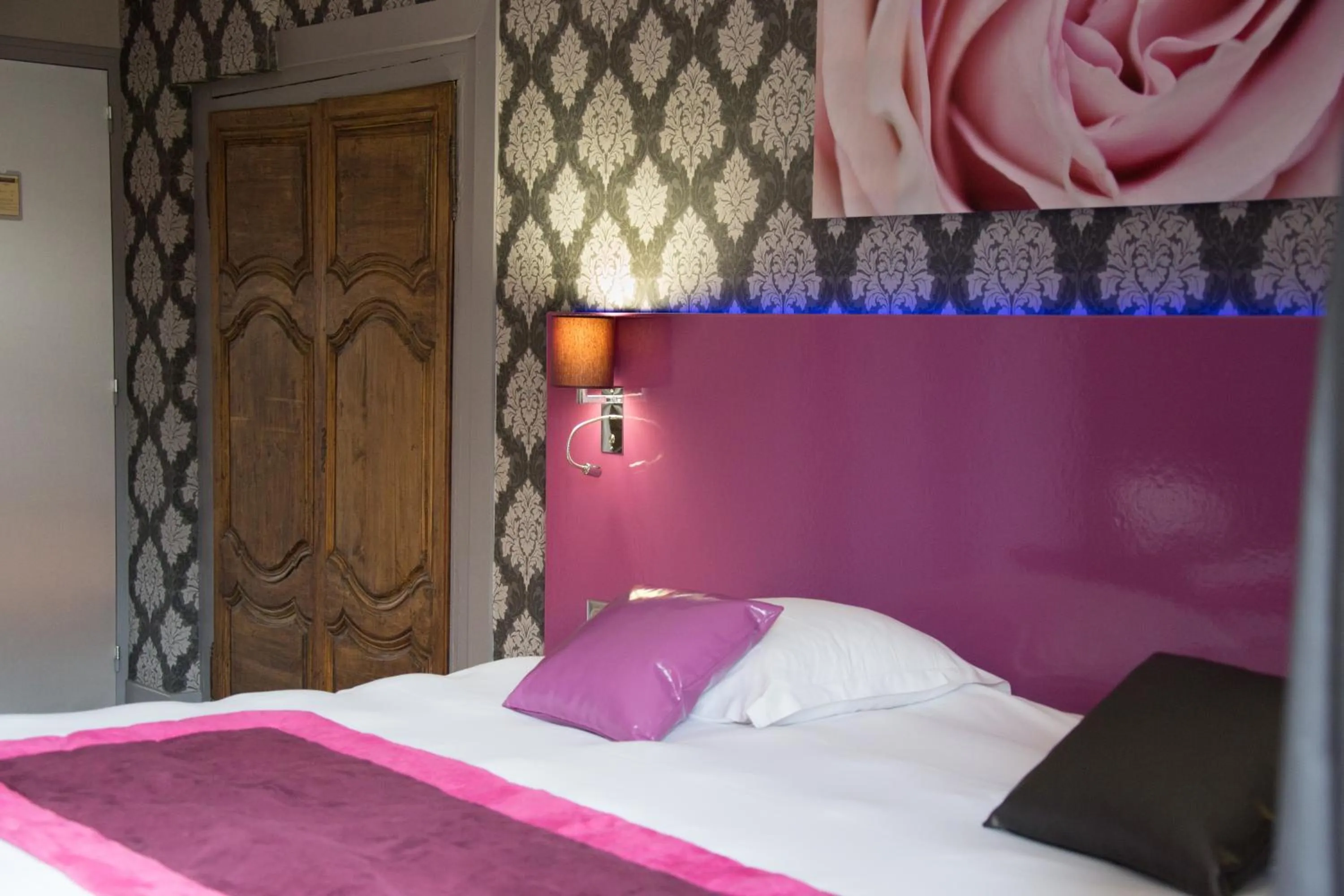 Decorative detail, Bed in Charme et Caractère Le Turenne