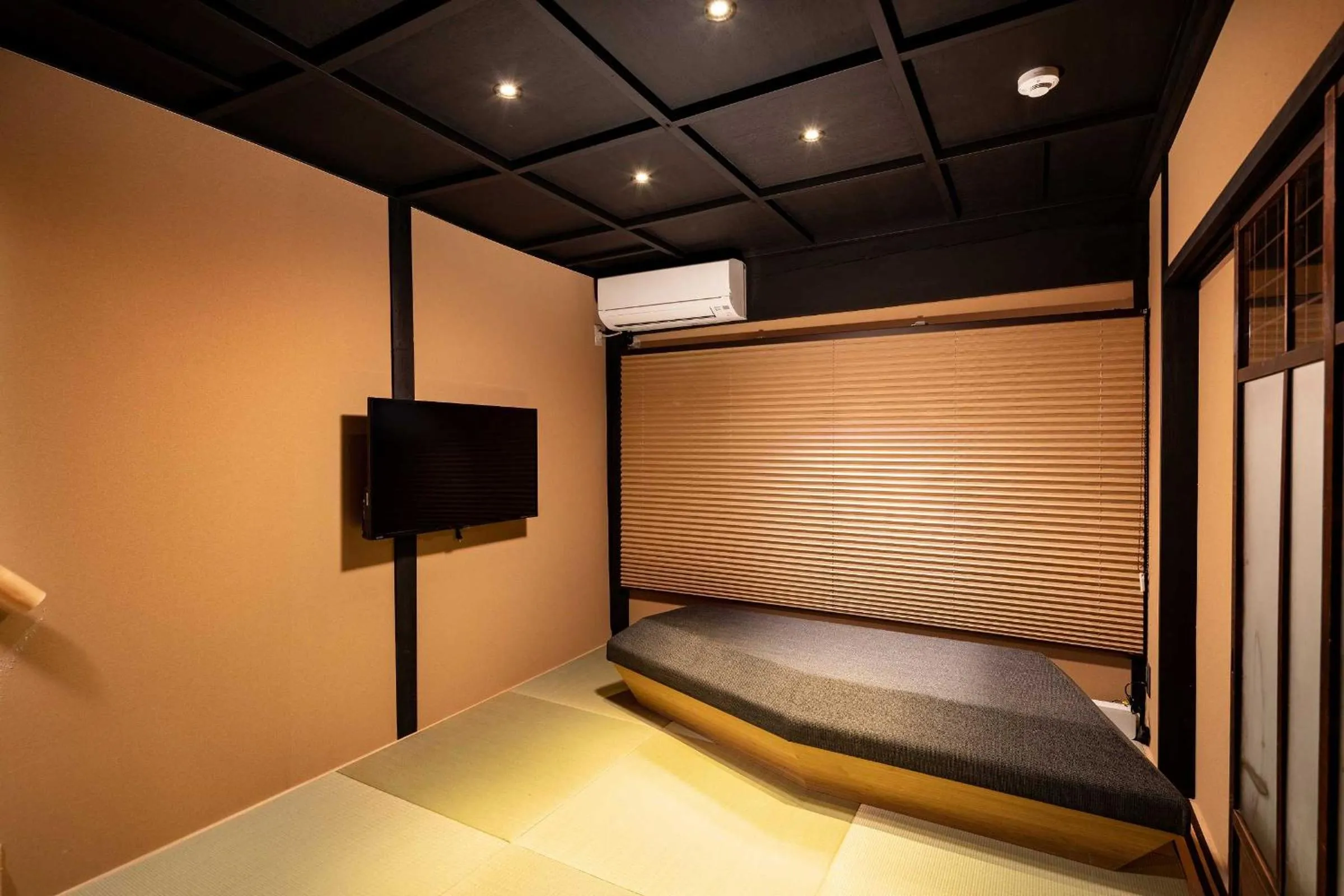 TV and multimedia, Bed in Tsumugi Hachijominamotocho