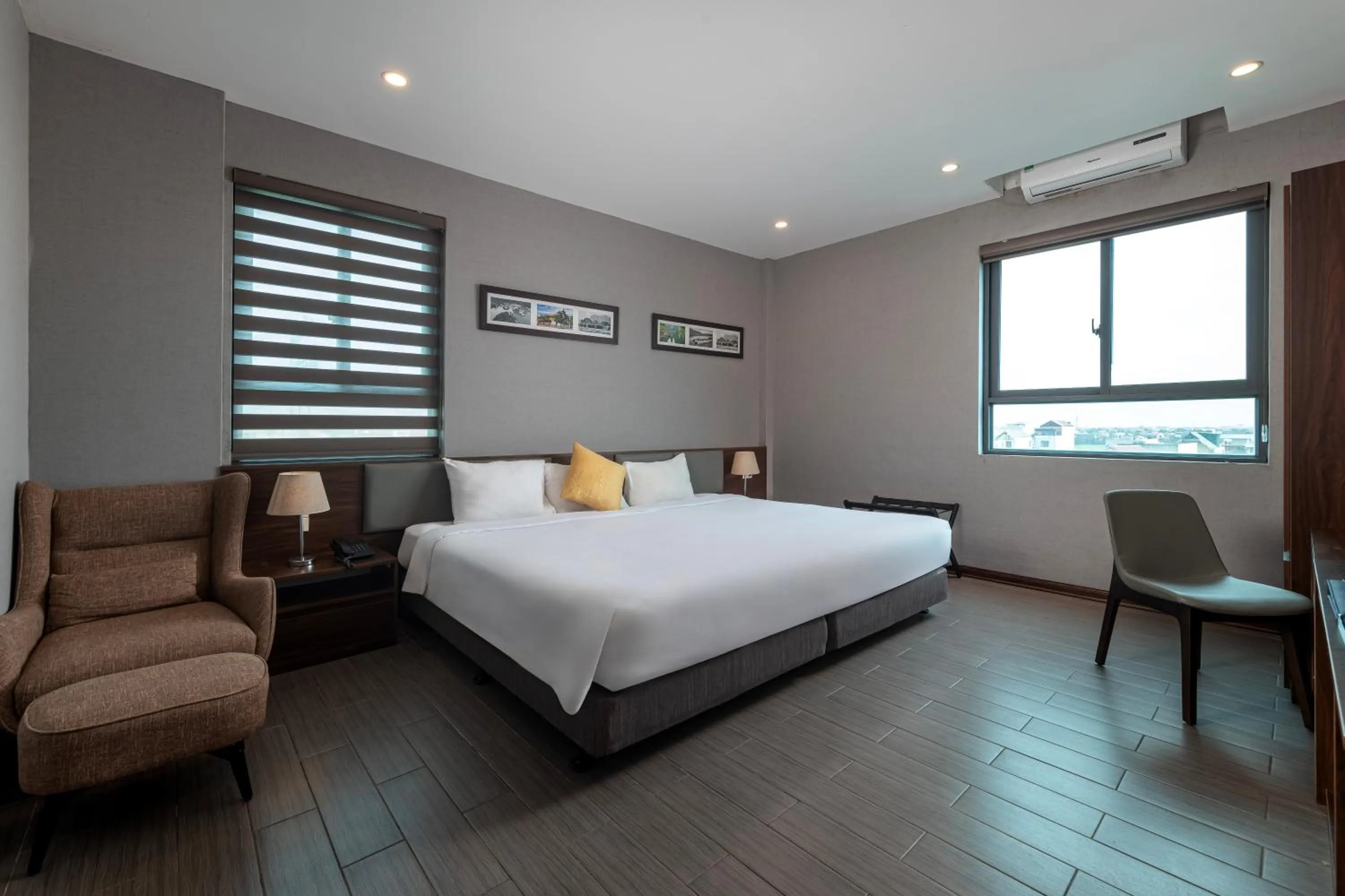 Bed in Golden Season Hotel