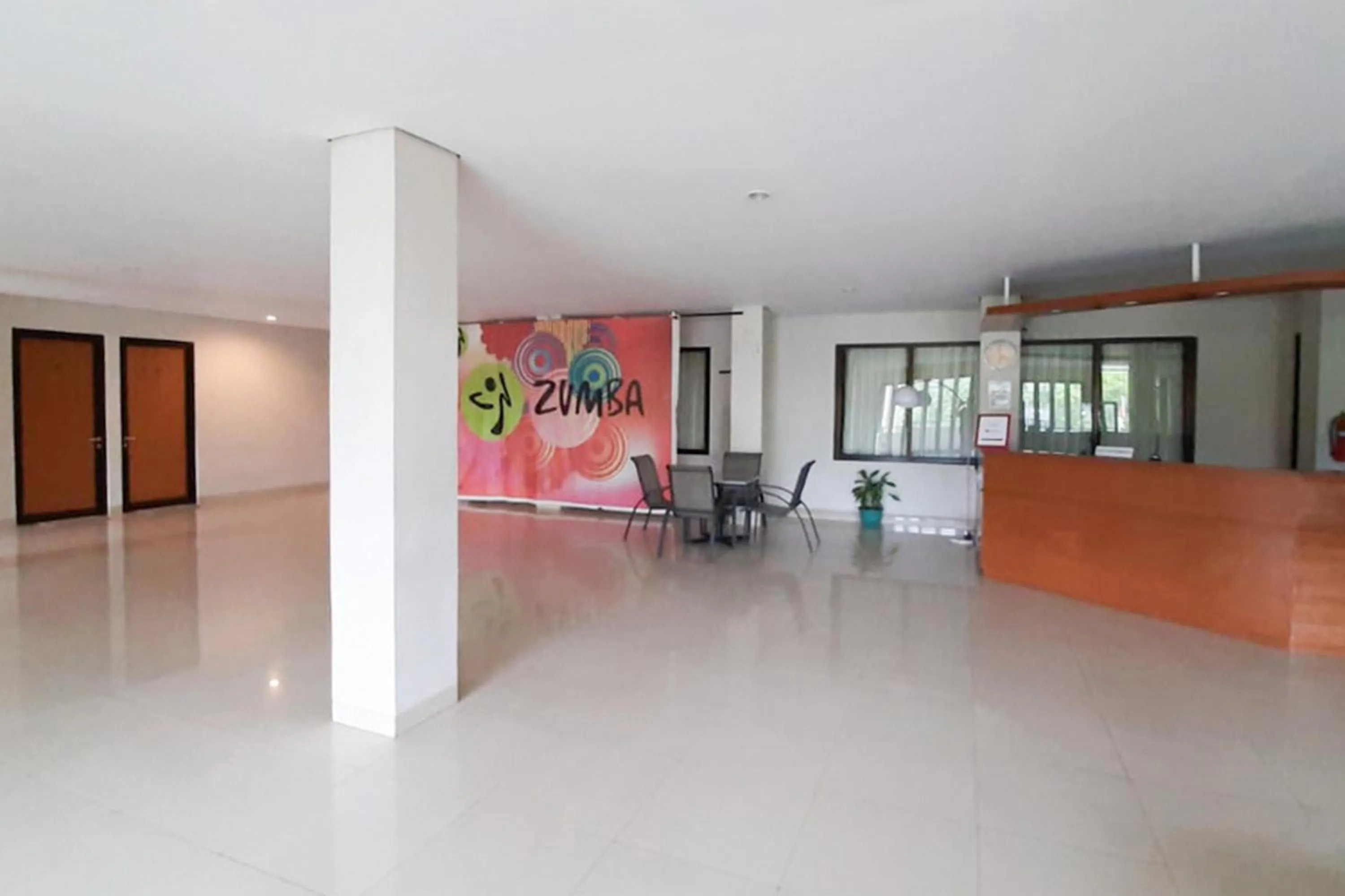 RedDoorz Plus @ Bitung City Center