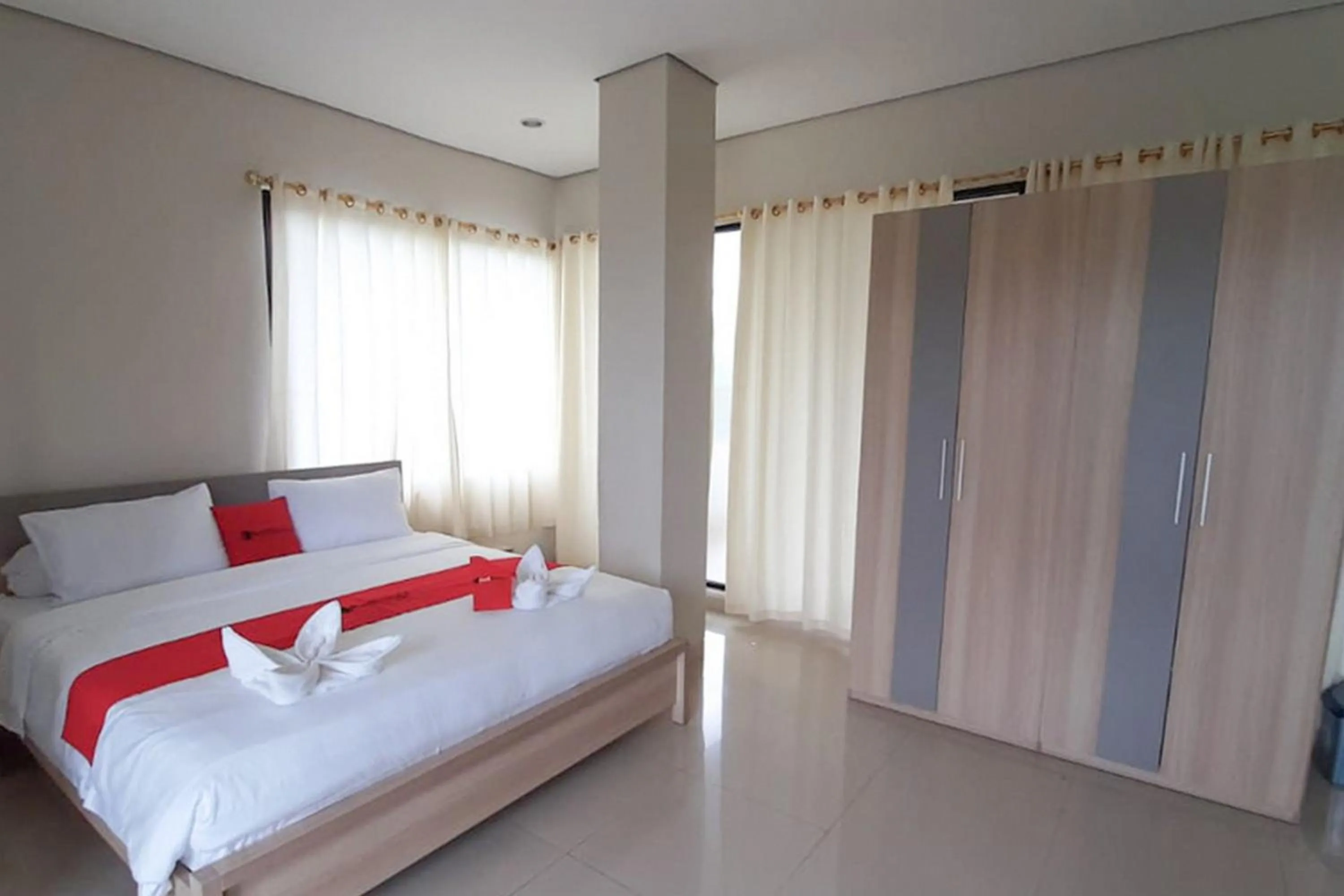 Bed in RedDoorz Plus @ Bitung City Center