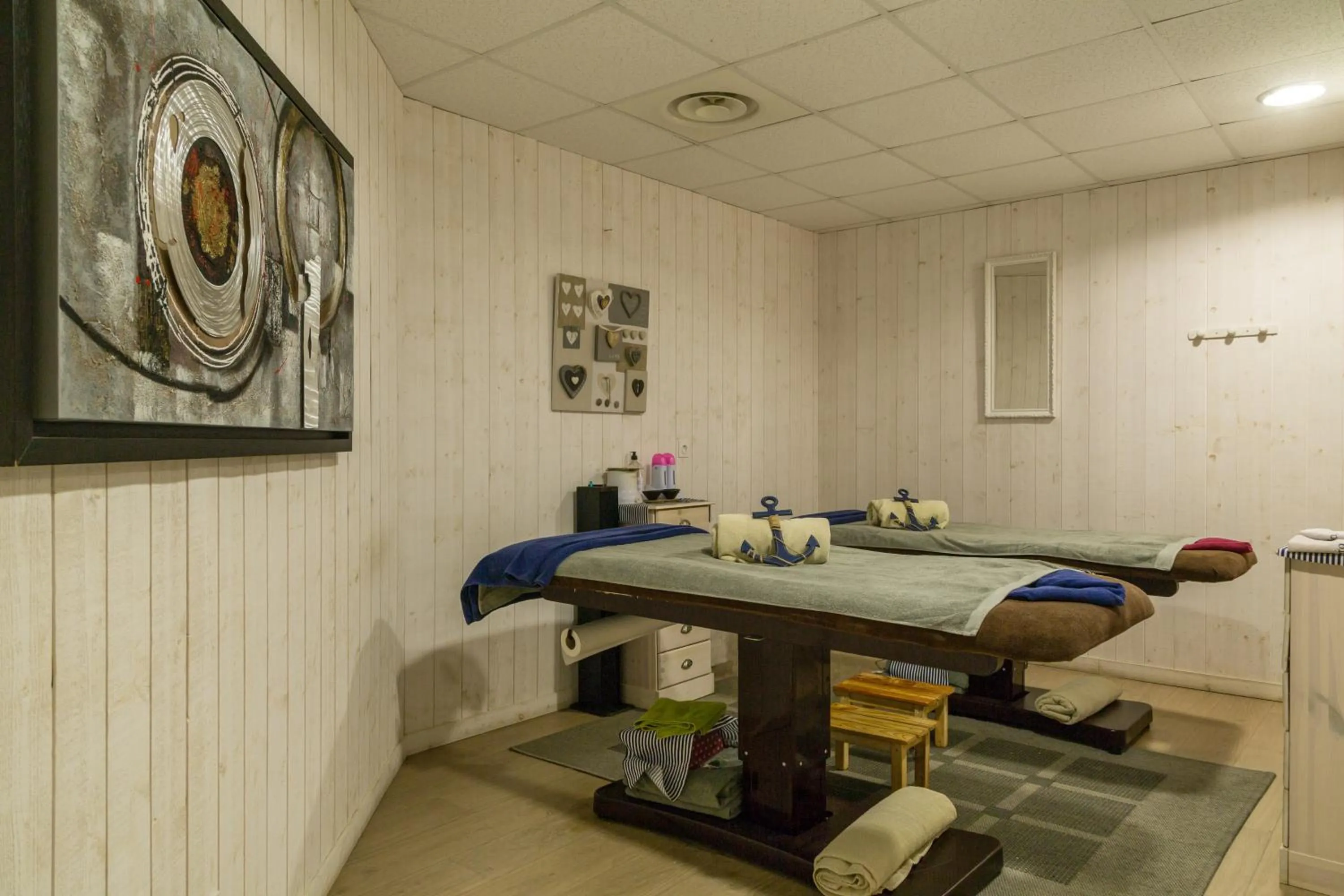 Massage in The Originals Boutique Hôtel Spa Beuzeville Honfleur Sud