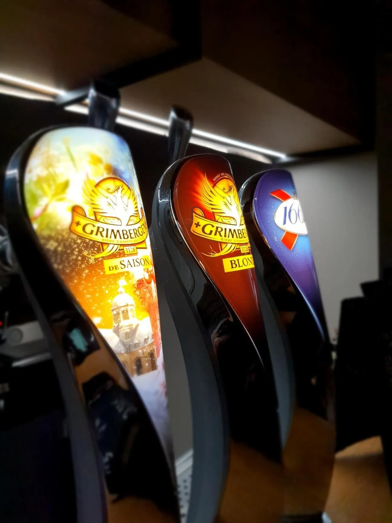 Lounge or bar in The Originals Boutique Hôtel Spa Beuzeville Honfleur Sud