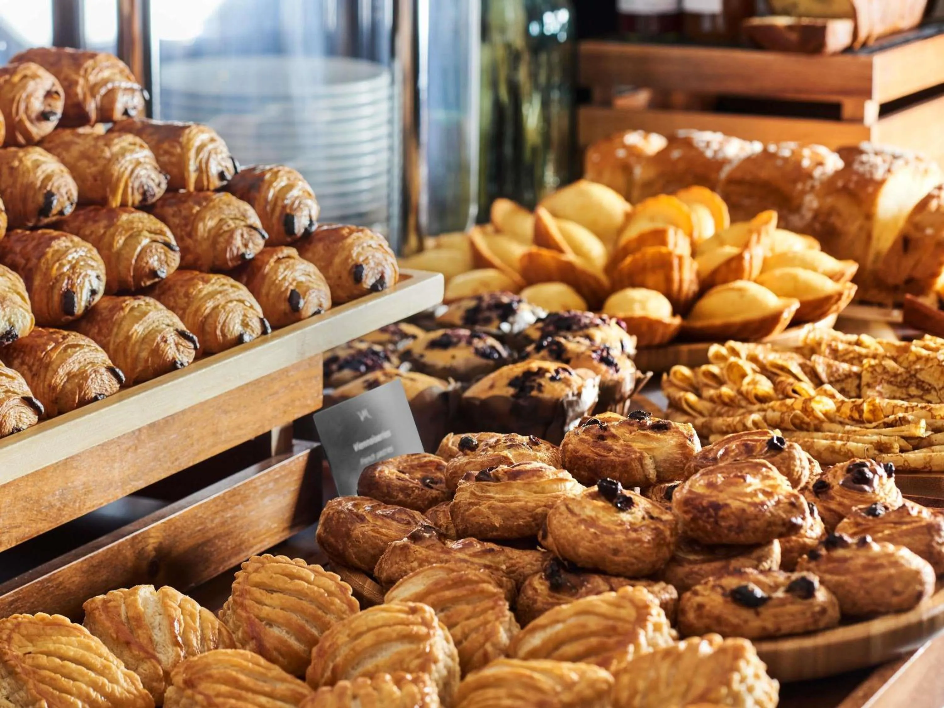 Breakfast in AppartHotel Mercure Paris Boulogne