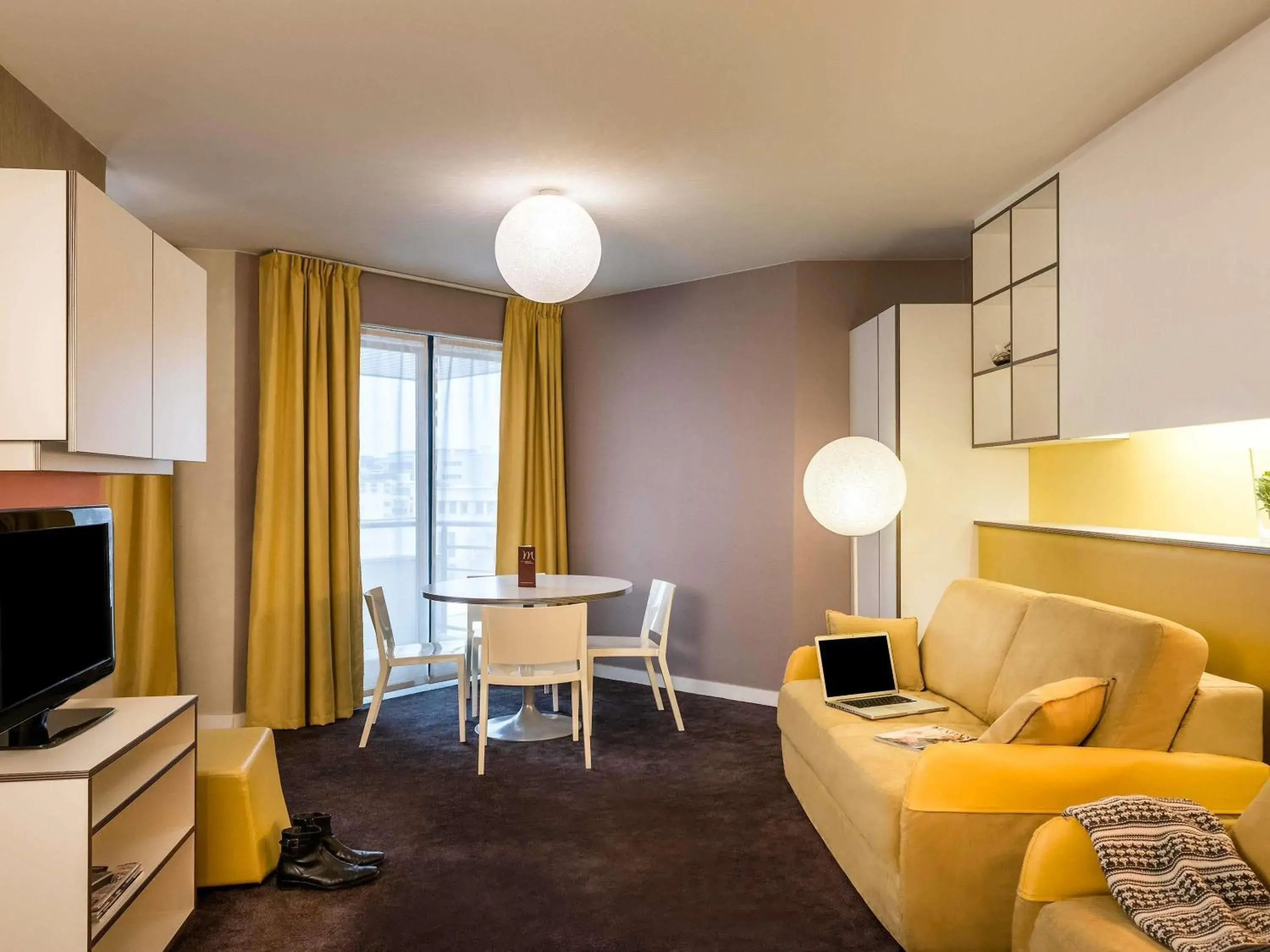 Two-Room Apartment in AppartHotel Mercure Paris Boulogne Two-Room Apartment in AppartHotel Mercure Paris Boulogne