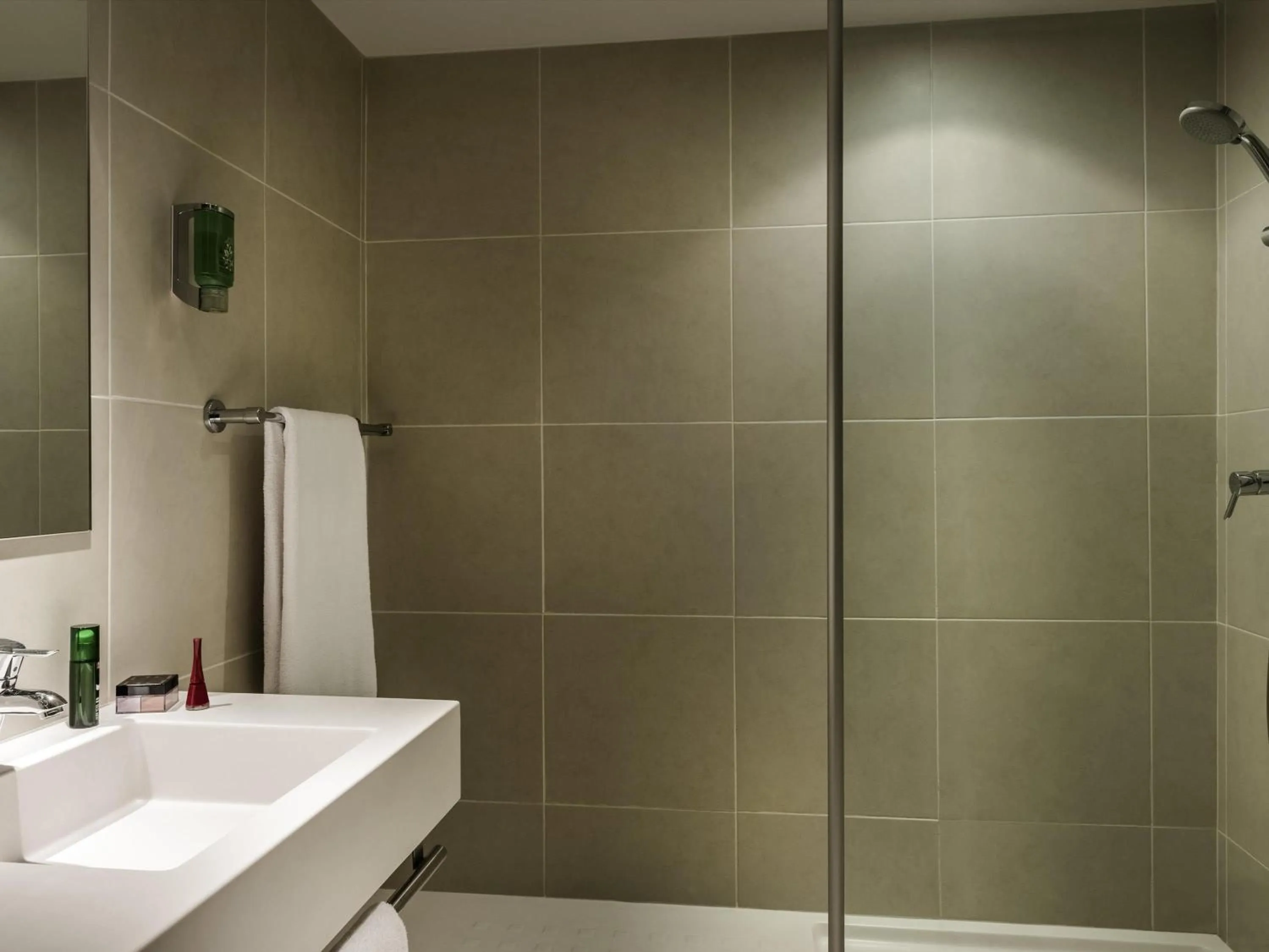 Property building in AppartHotel Mercure Paris Boulogne