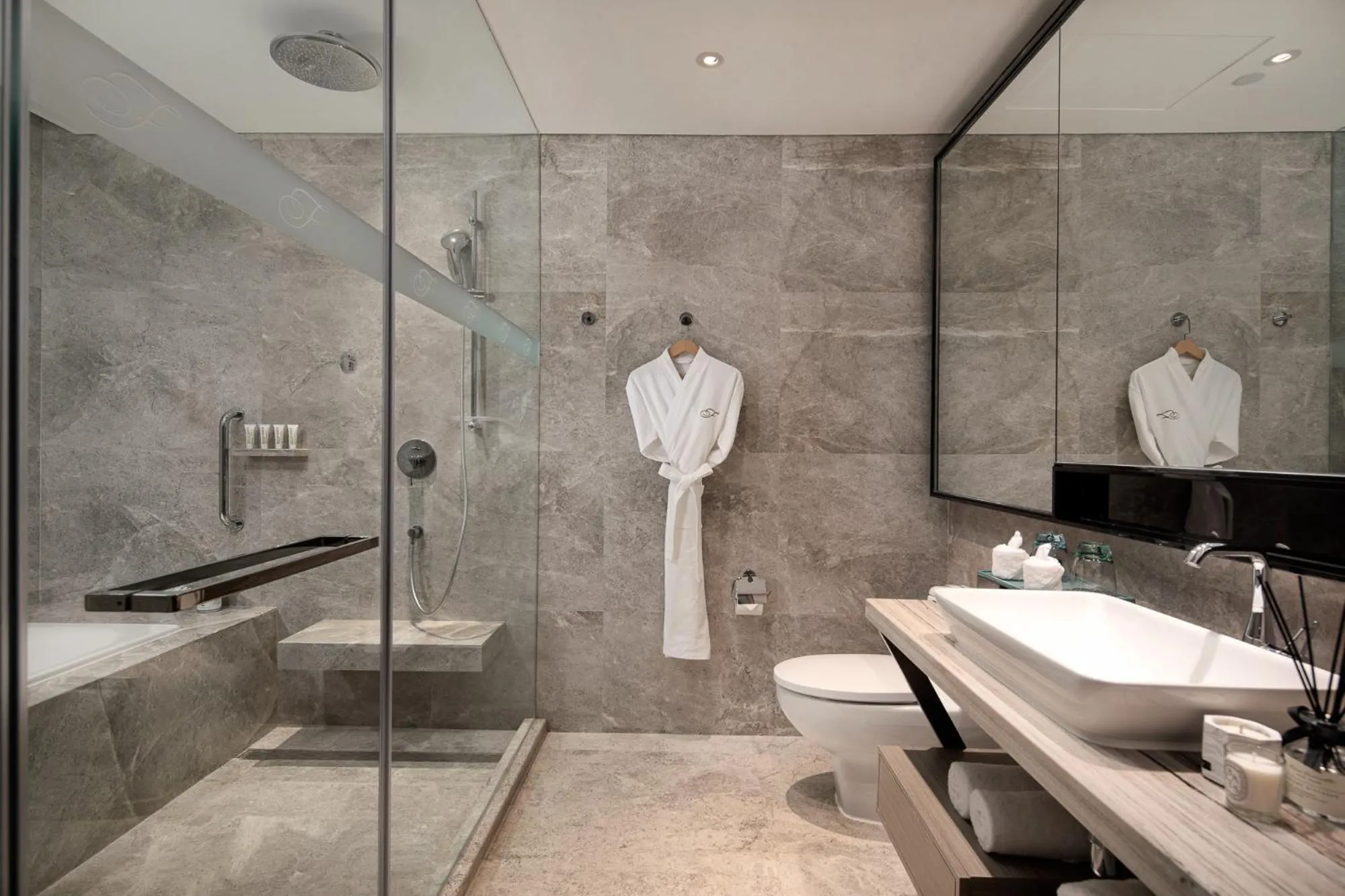 Shower in Fraser Residence Chengdu