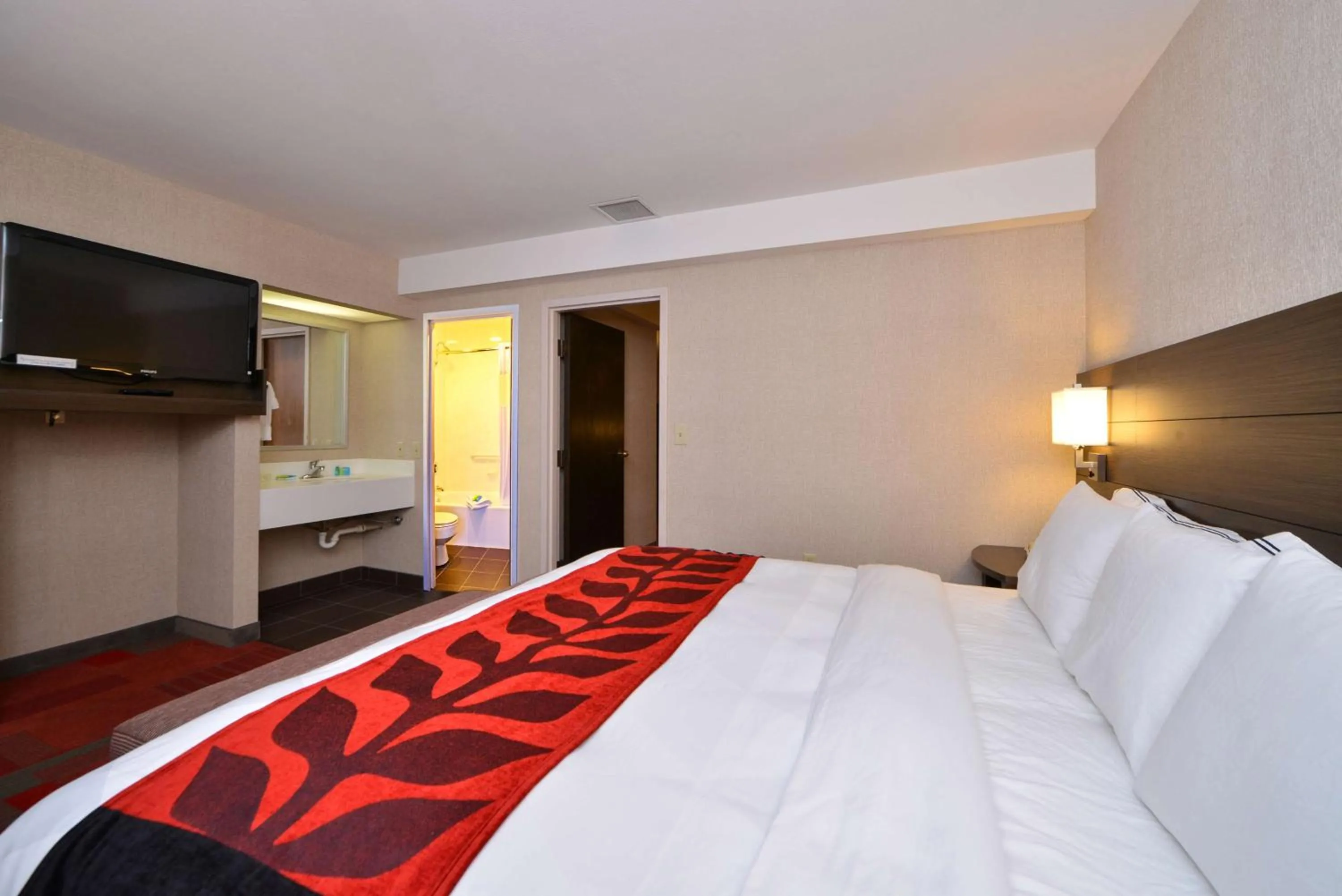 Photo of the whole room, TV/Entertainment Center in Radisson Hotel Madison