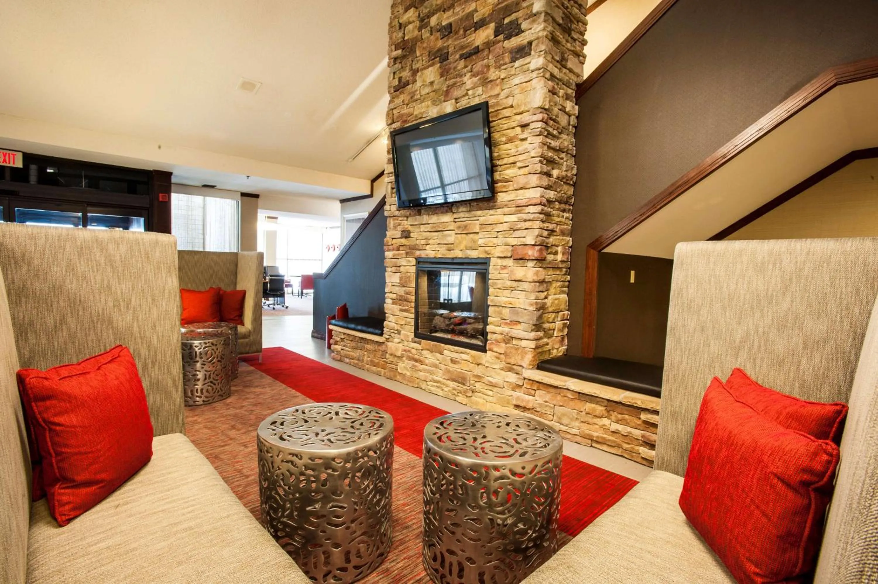 Lobby or reception, Seating Area in Radisson Hotel Madison
