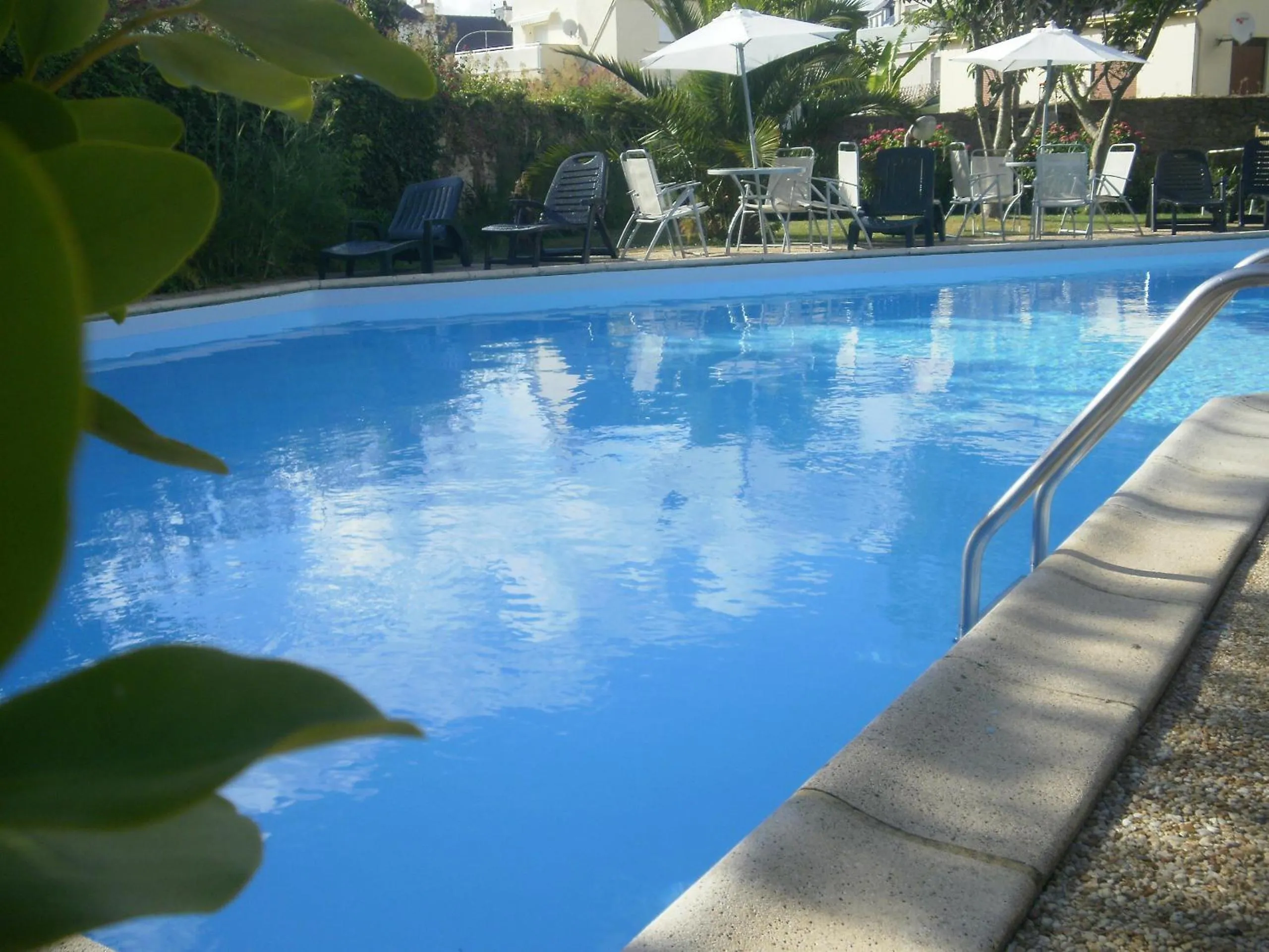 Swimming pool in Les Bains de Mer Riviera Bretonne