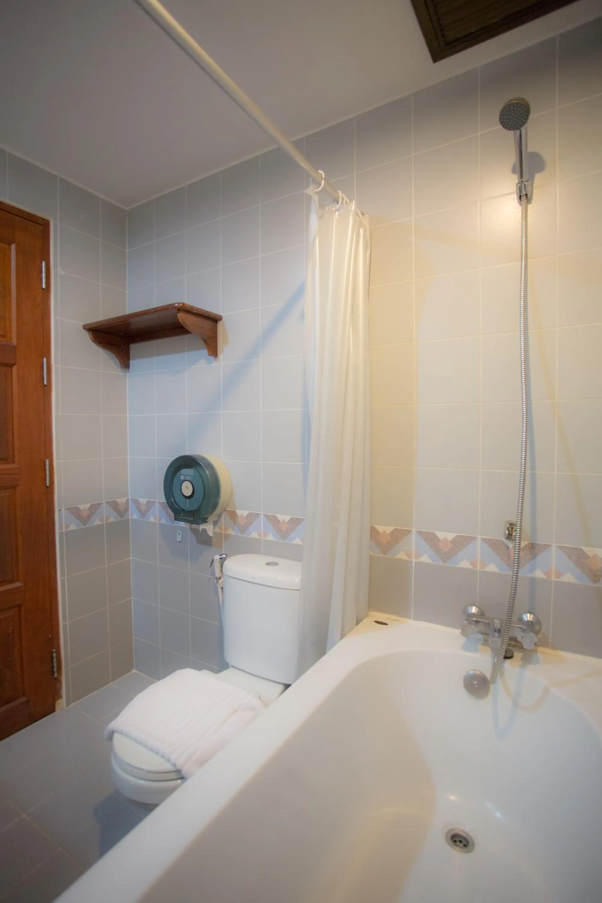 Shower in 100 Islands Resort & Spa