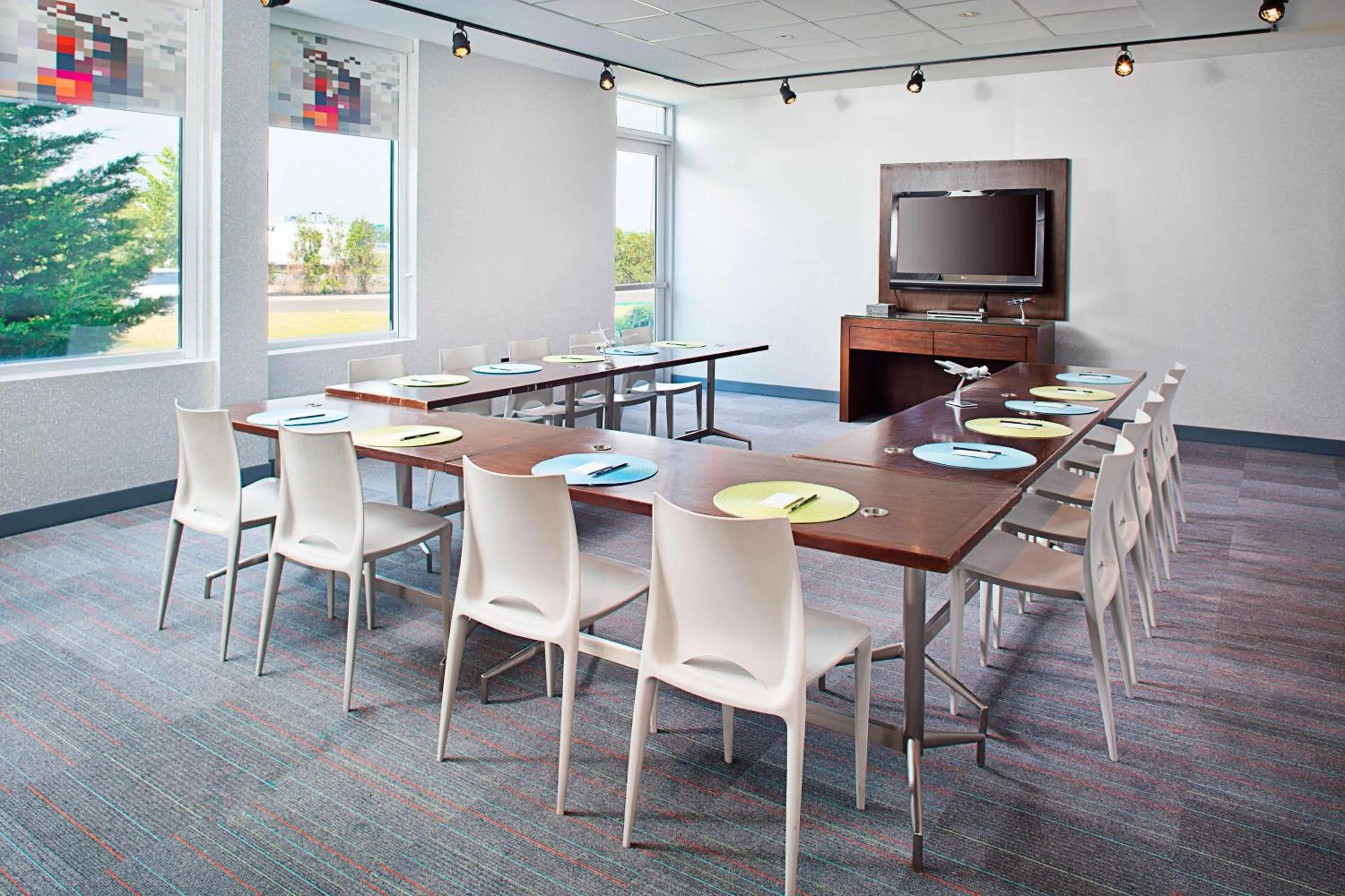 Meeting/conference room in Aloft Philadelphia Airport