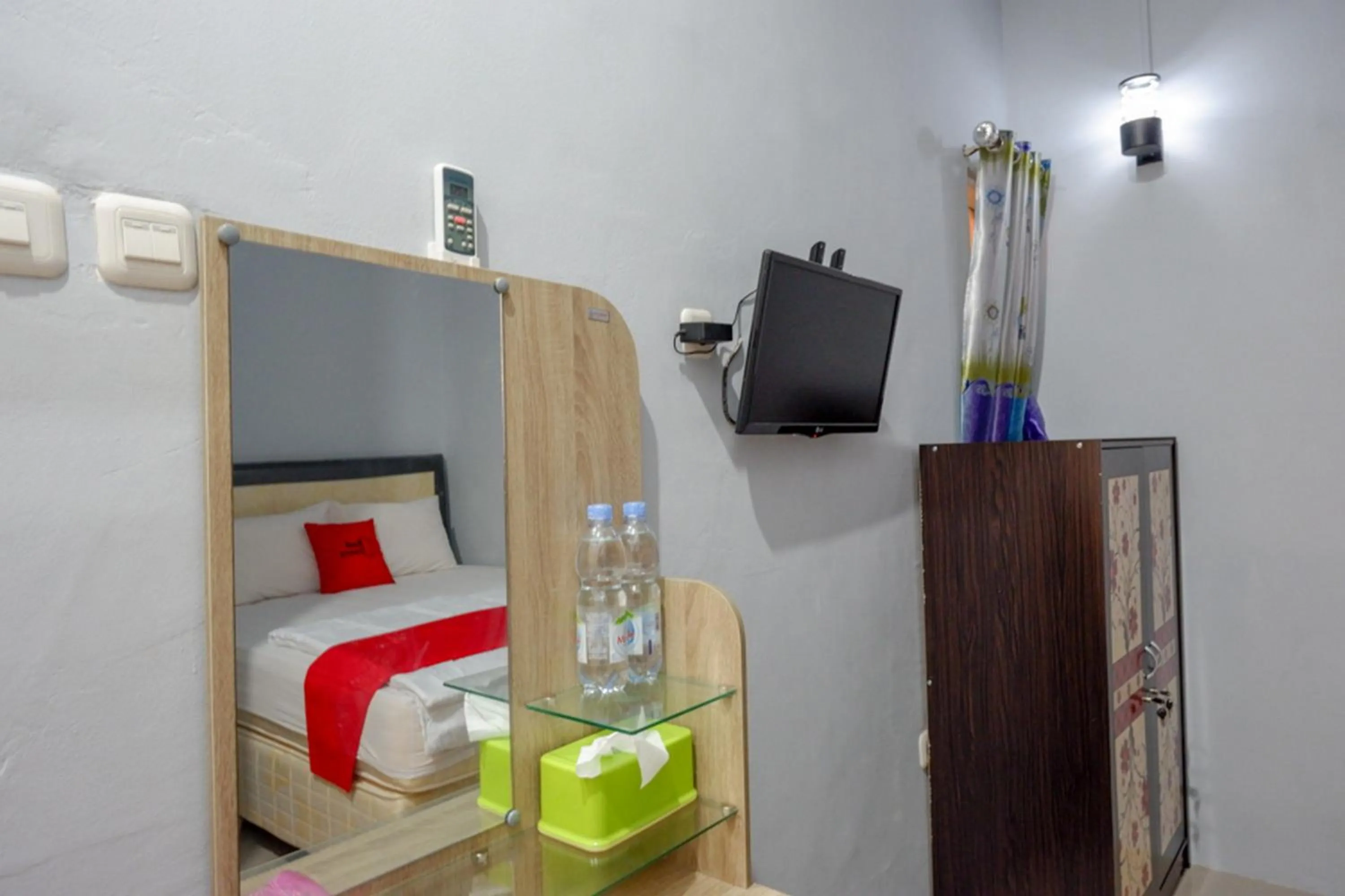 RedDoorz @ Hotel Grand Aulia Majene