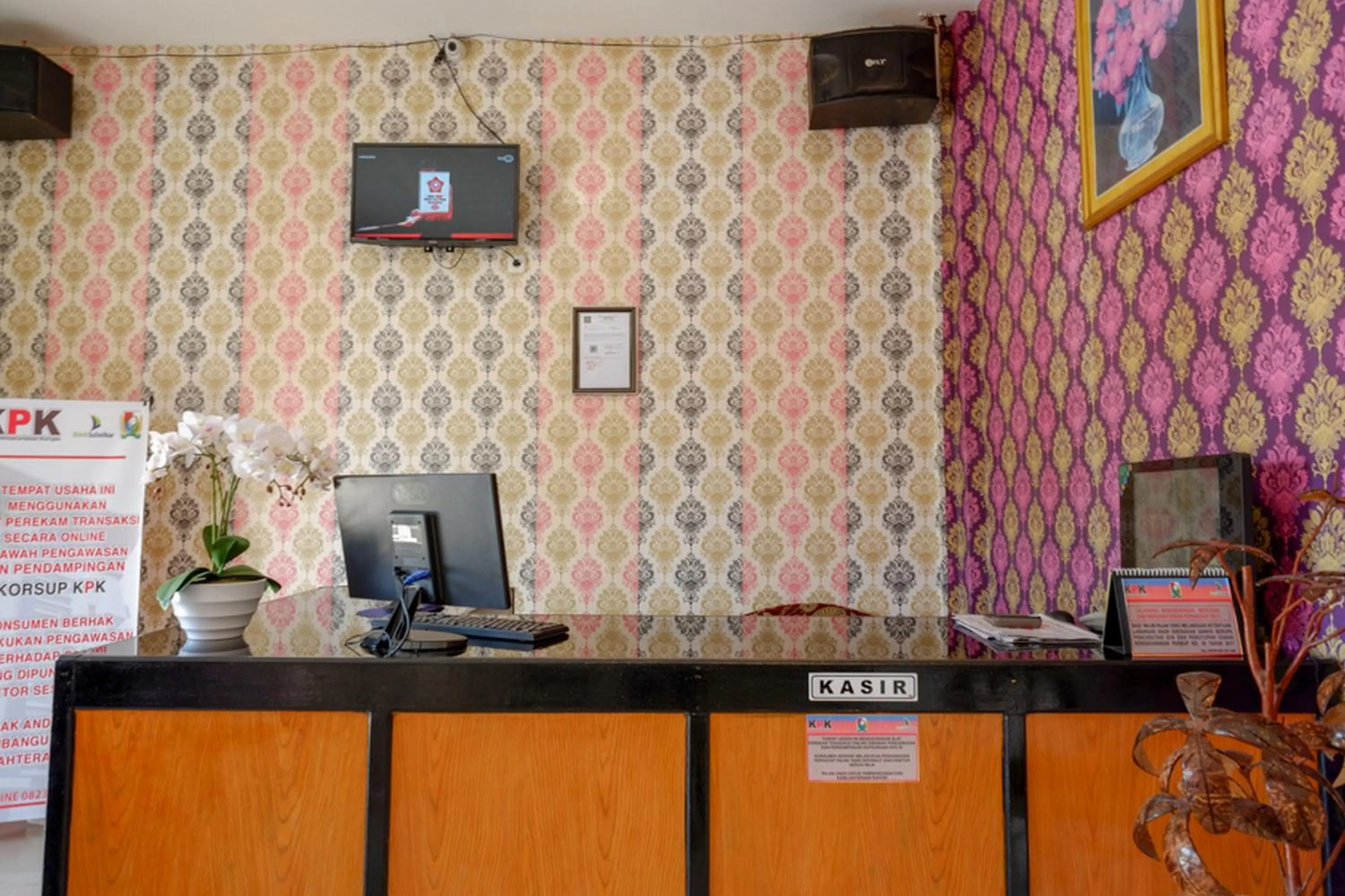 RedDoorz @ Hotel Grand Aulia Majene