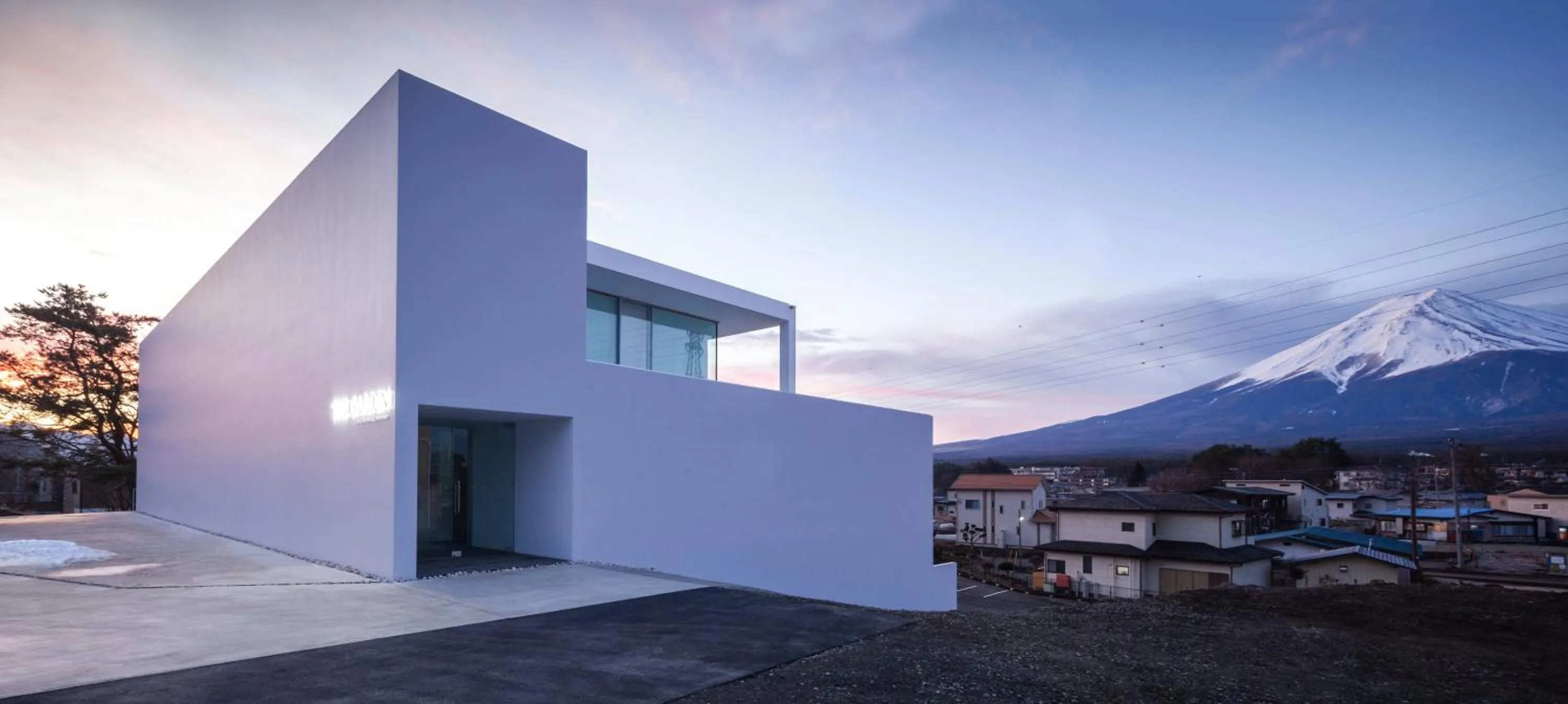 Property building in THE GARDEN
