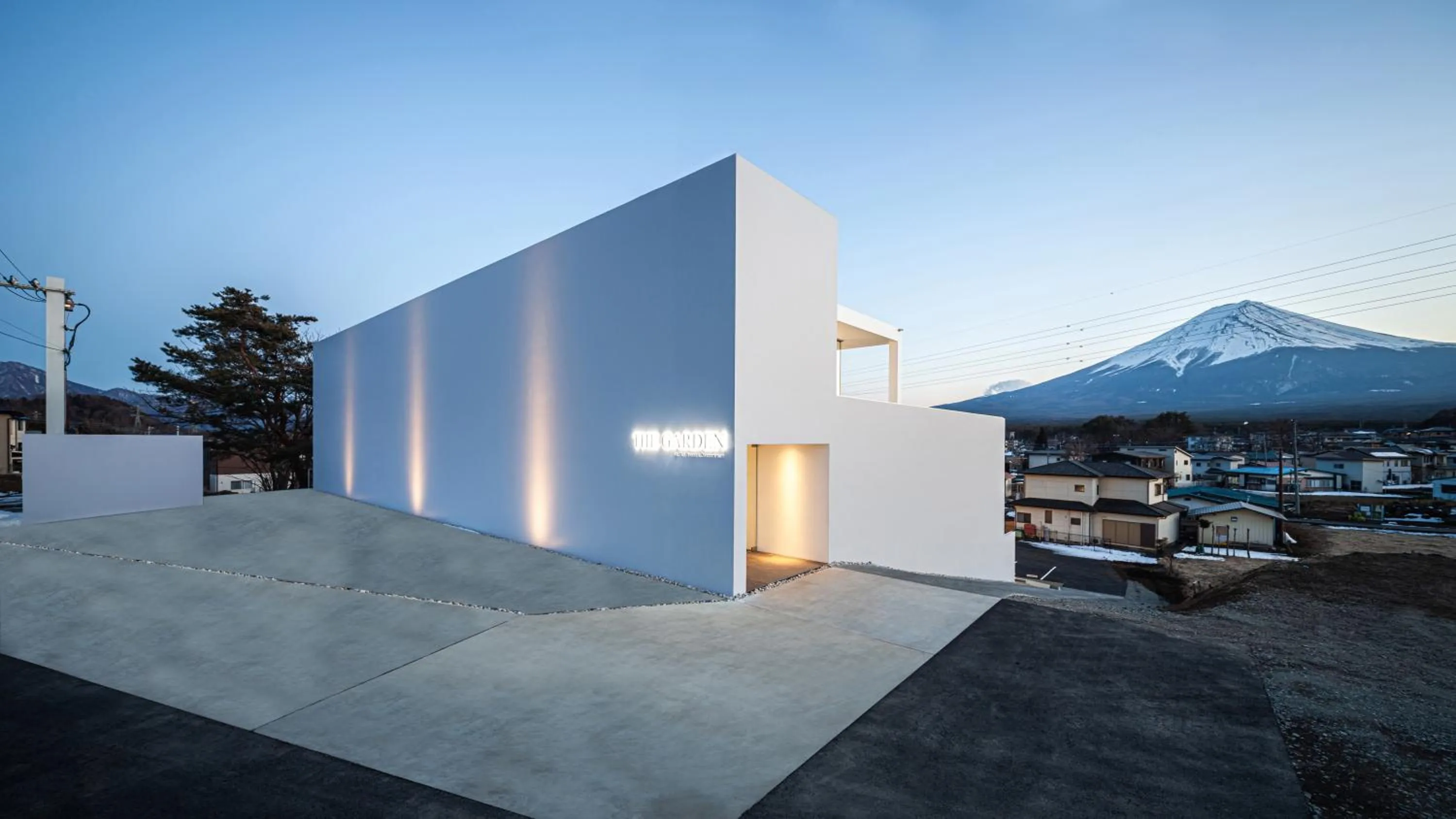 Property building in THE GARDEN