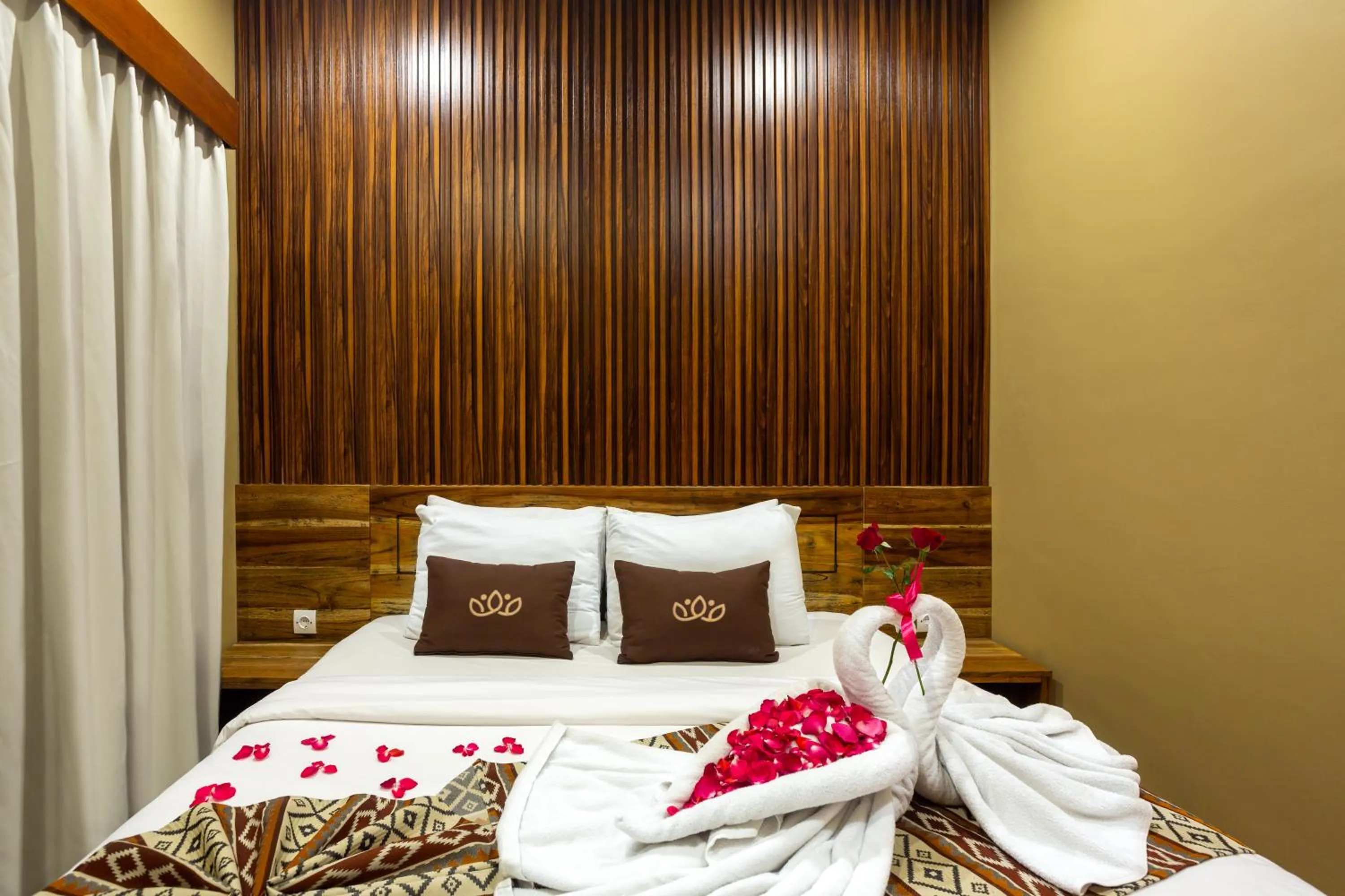 Bedroom, Bed in Radea Villa