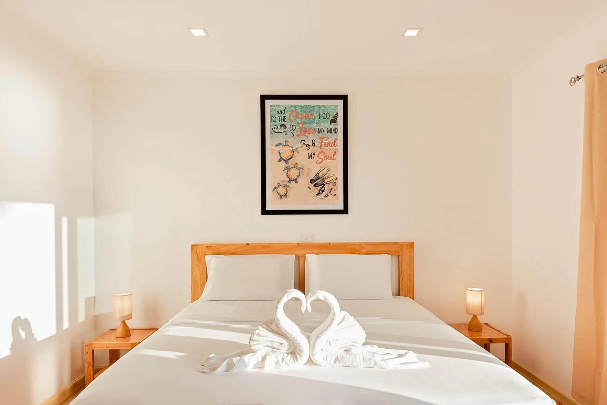 Bed in Cebu Seaview Dive Resort