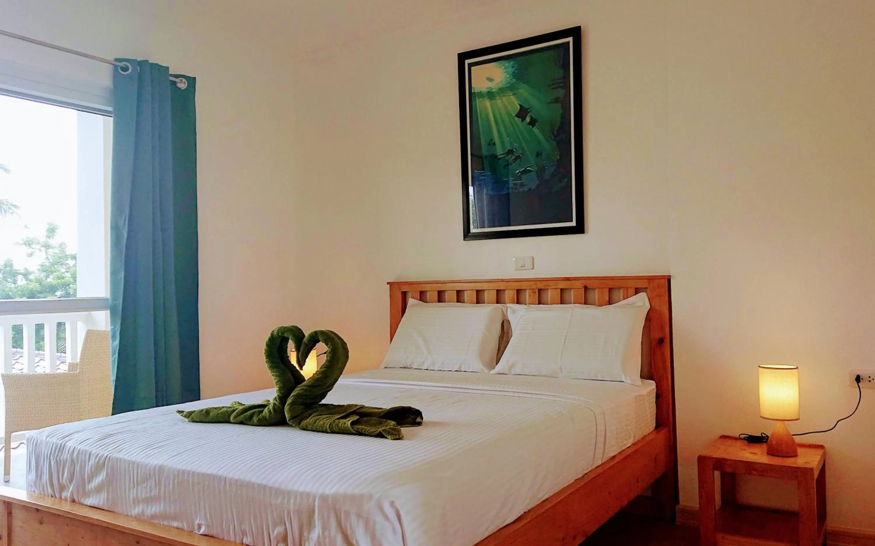 Bed in Cebu Seaview Dive Resort