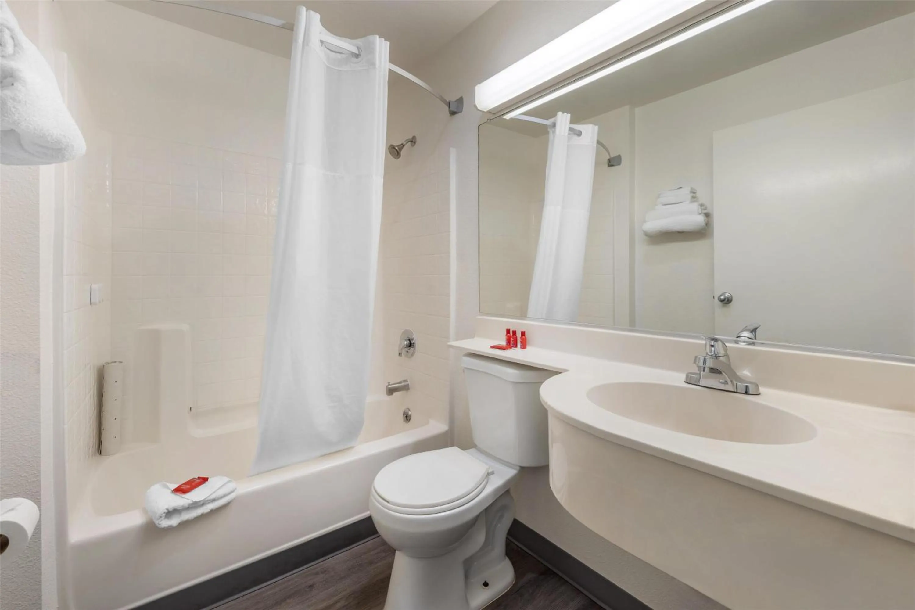 Bathroom in SureStay by Best Western Sacramento South Natomas