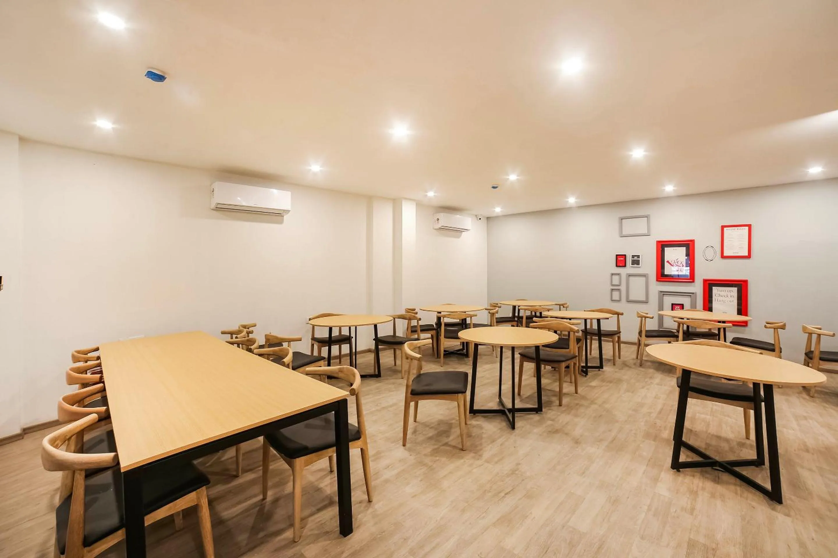 Restaurant/places to eat in Townhouse Sector 46 Gurgaon Near Appu Ghar