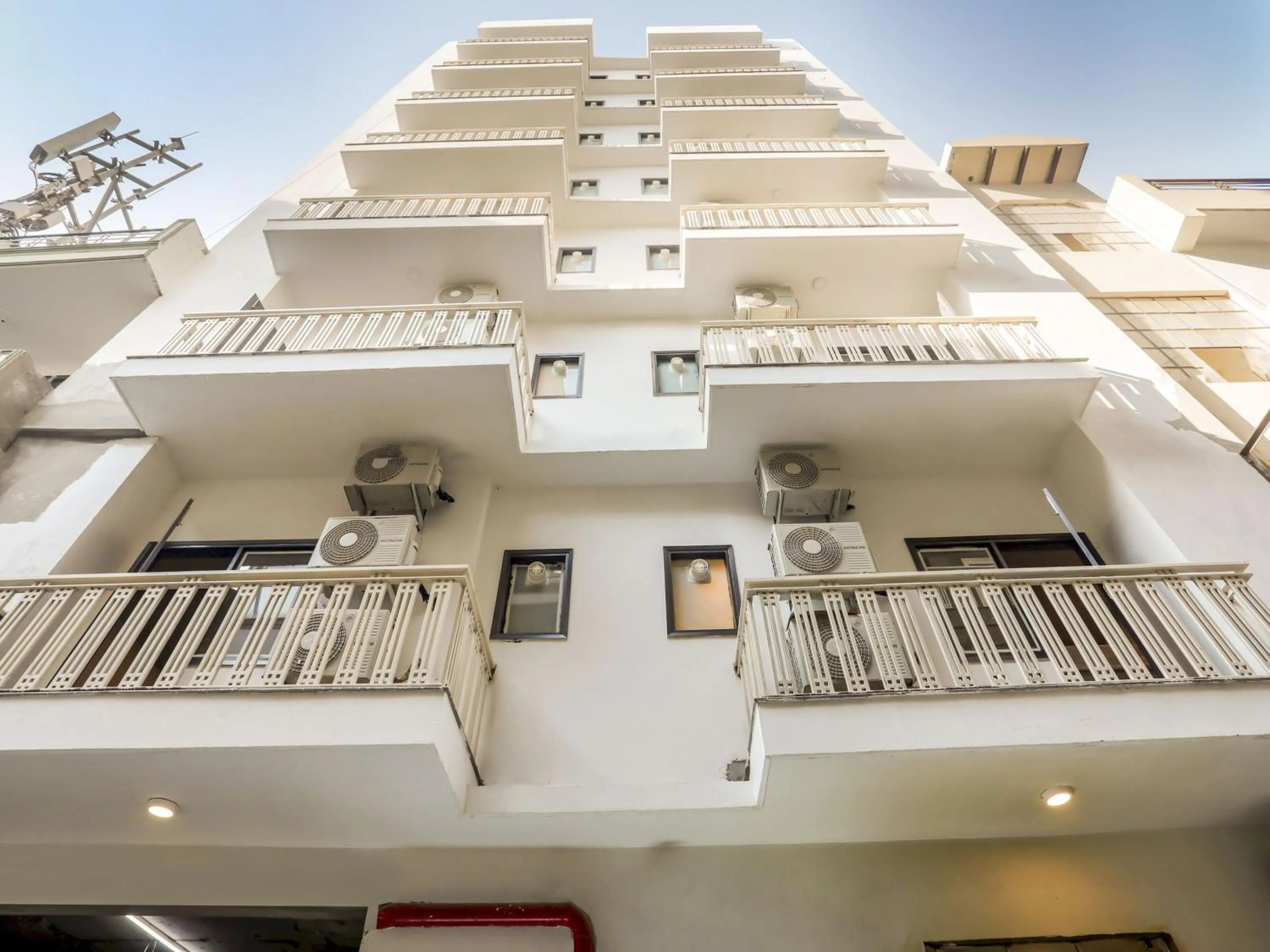 Super Collection O Le Noida Hotel Near Sector 76 Metro Station