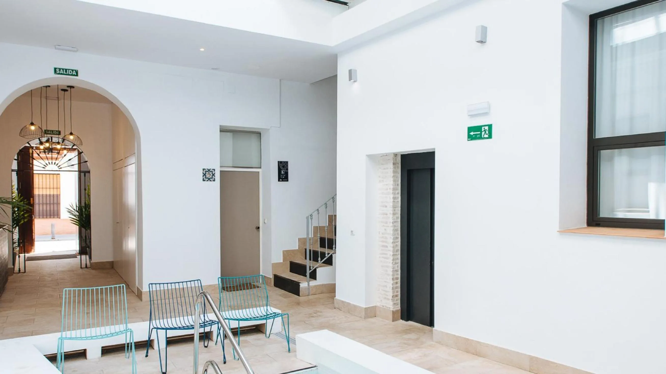 Facade/entrance in Lola de Triana Apartments