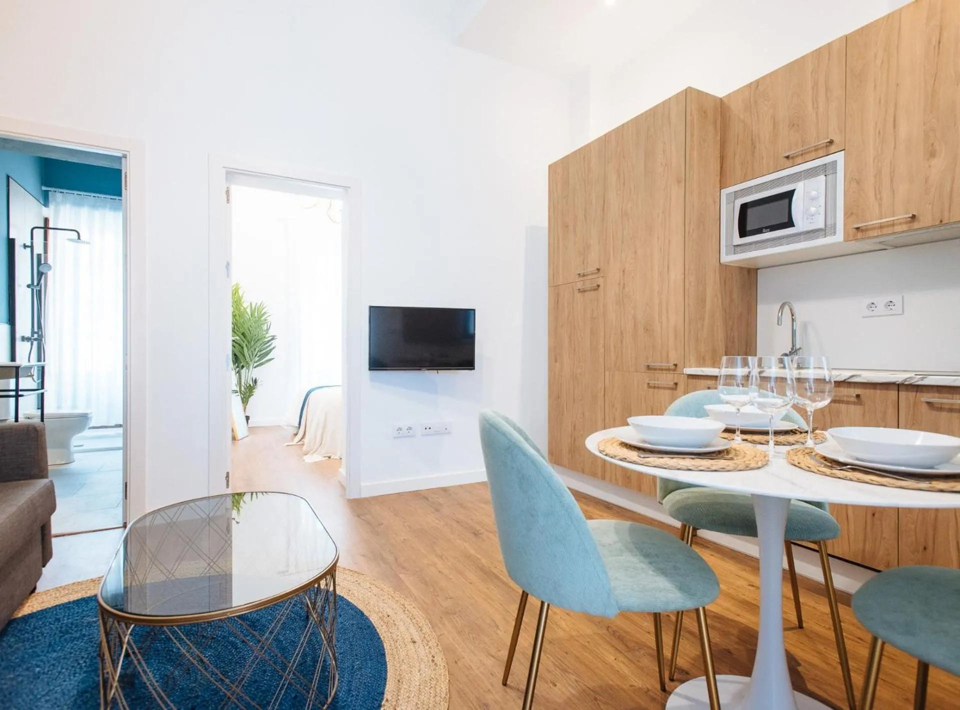 Dining area in Lola de Triana Apartments