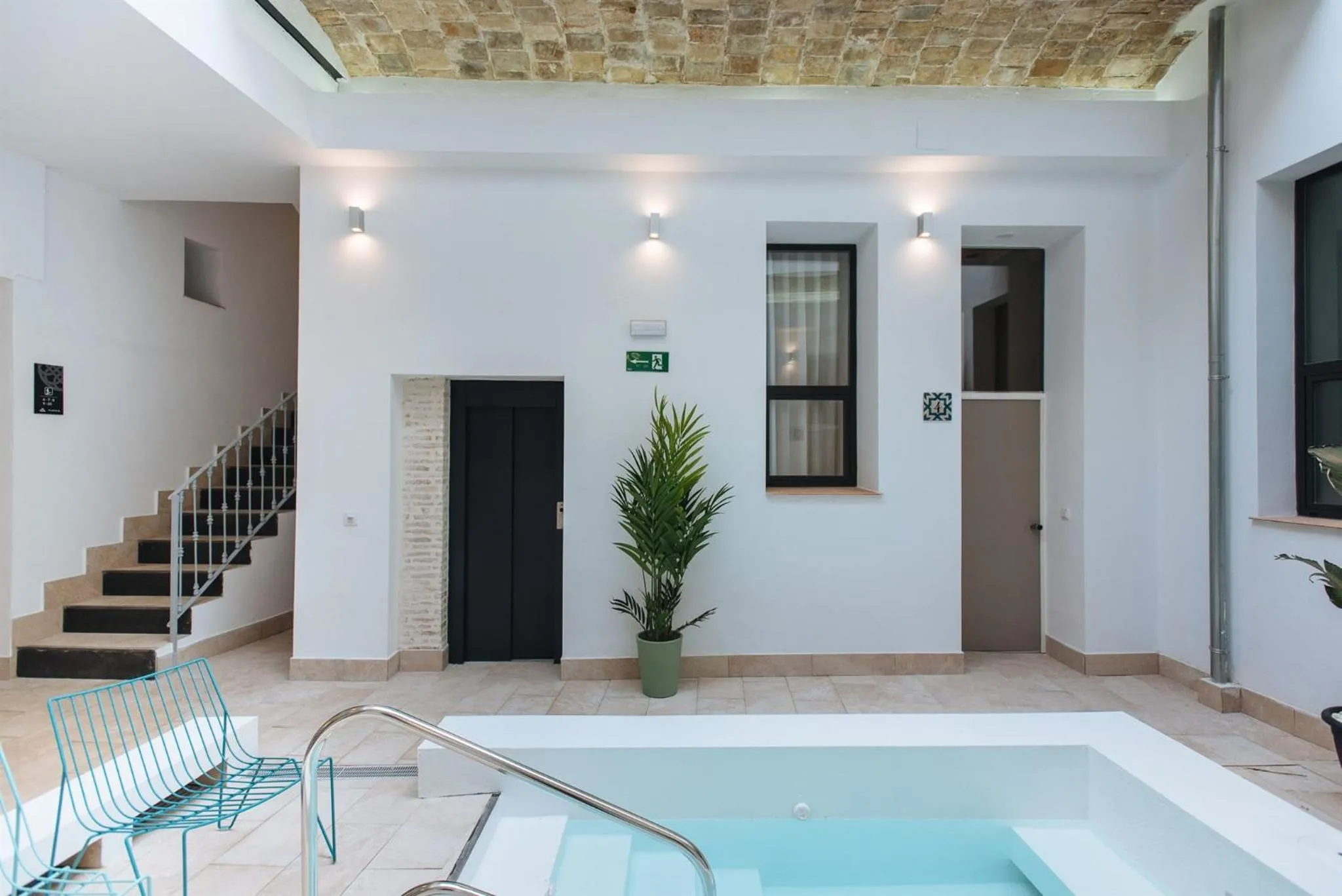 Patio in Lola de Triana Apartments