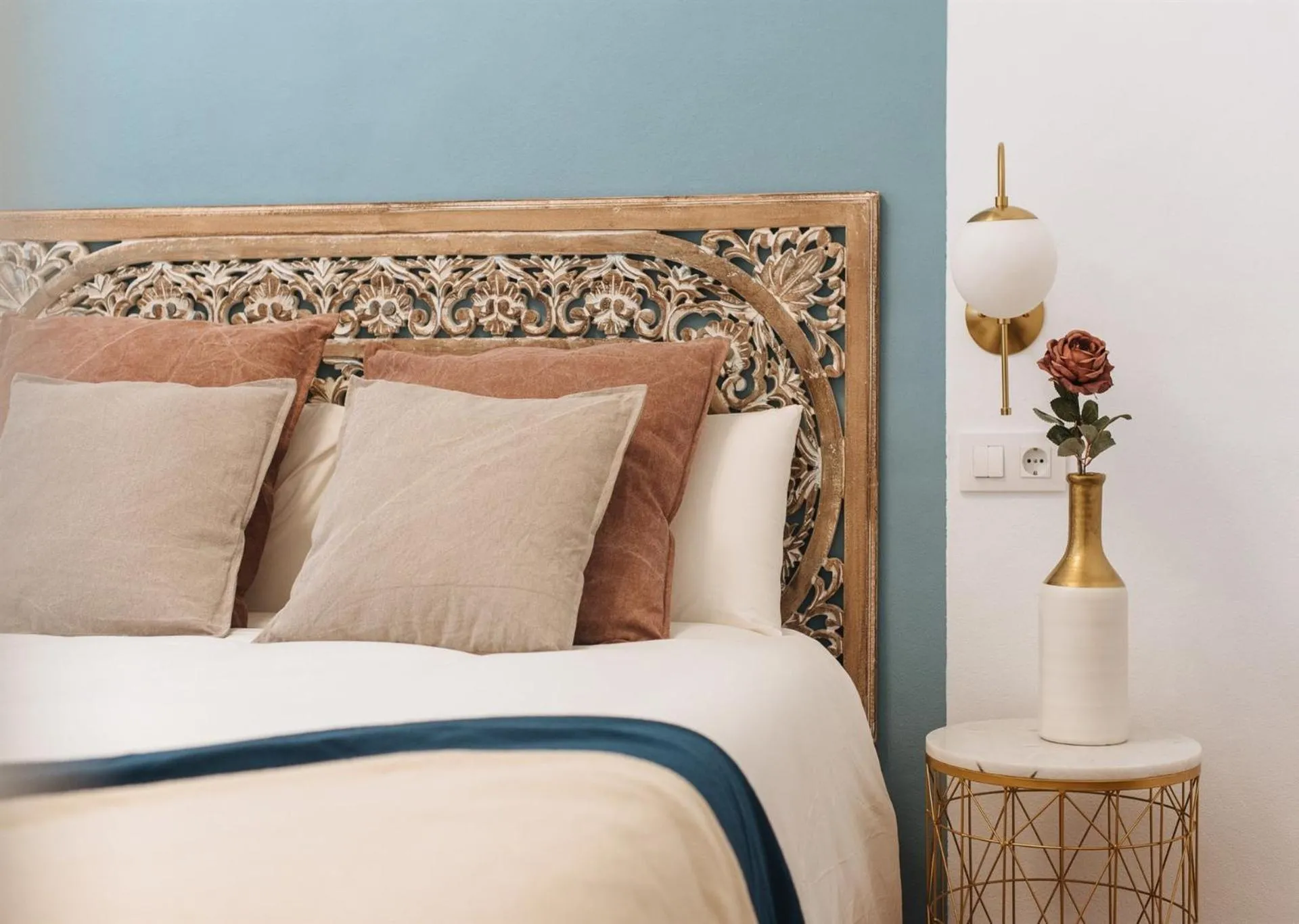 Bed in Lola de Triana Apartments
